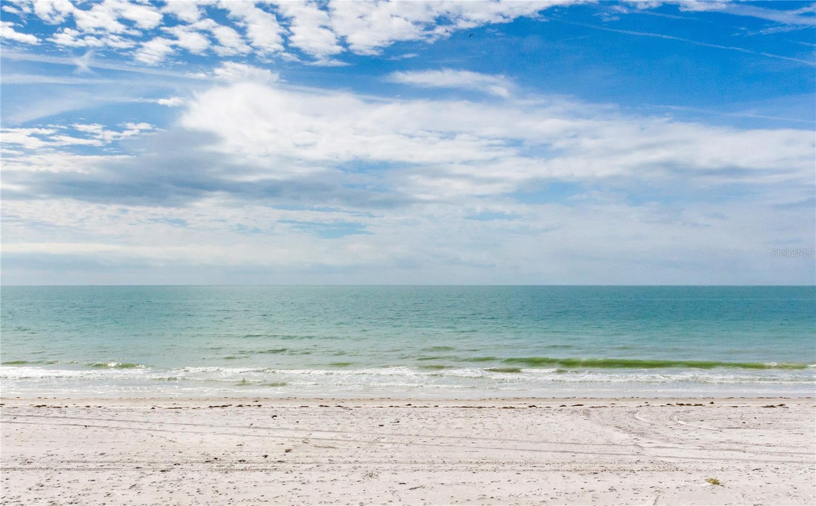 Listing photo id 16 for 16116 Gulf Boulevard