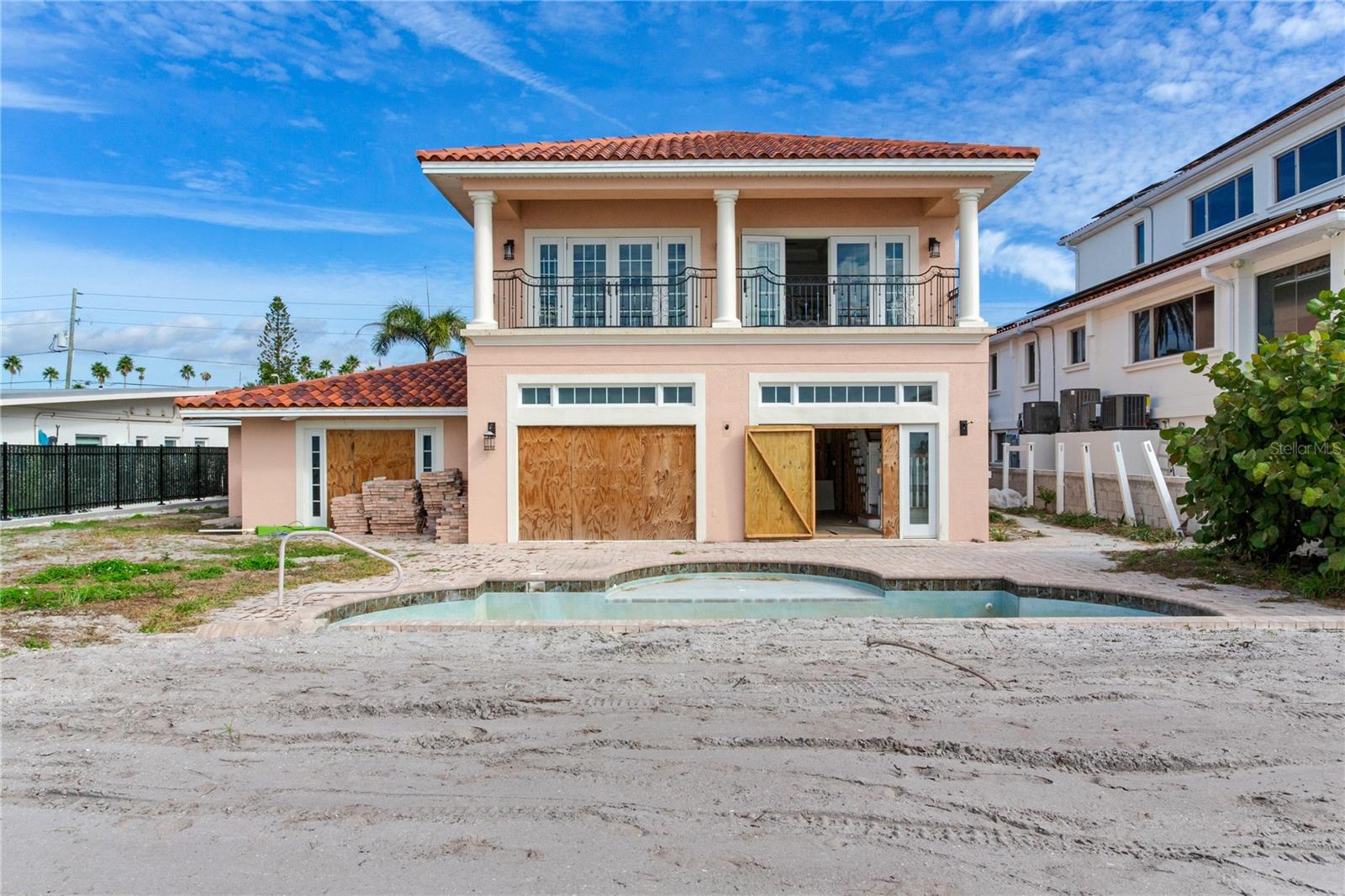 Listing photo id 26 for 16116 Gulf Boulevard