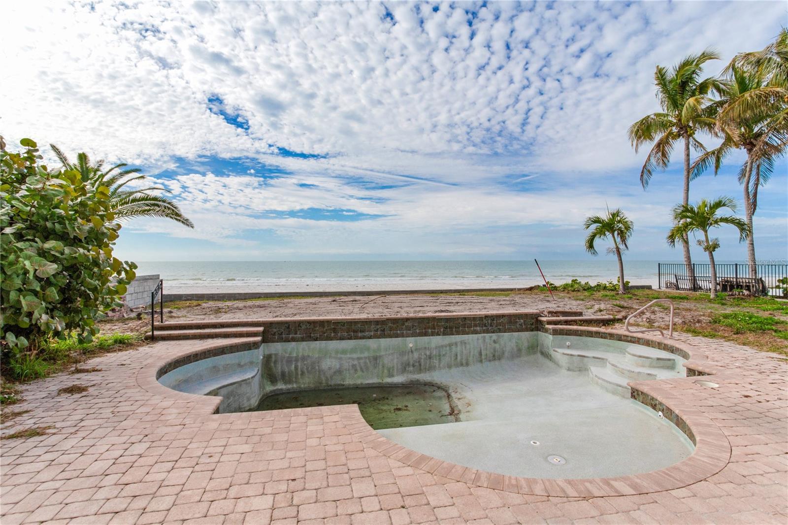 Listing photo id 29 for 16116 Gulf Boulevard