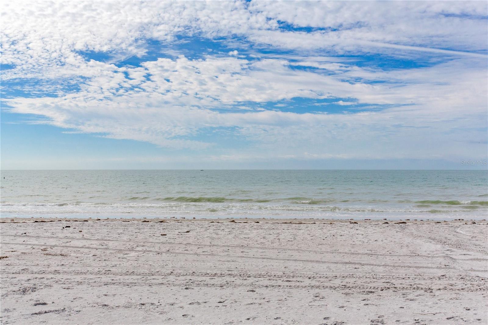 Listing photo id 31 for 16116 Gulf Boulevard