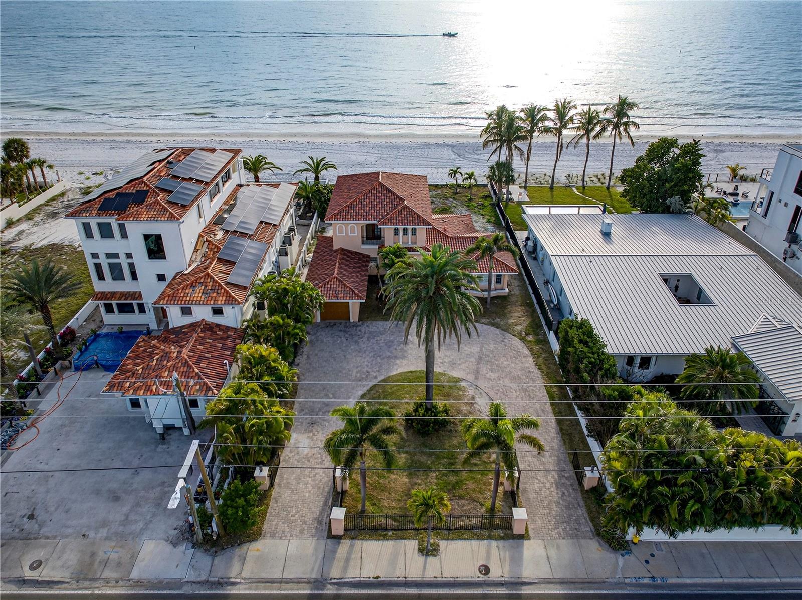 Listing photo id 34 for 16116 Gulf Boulevard