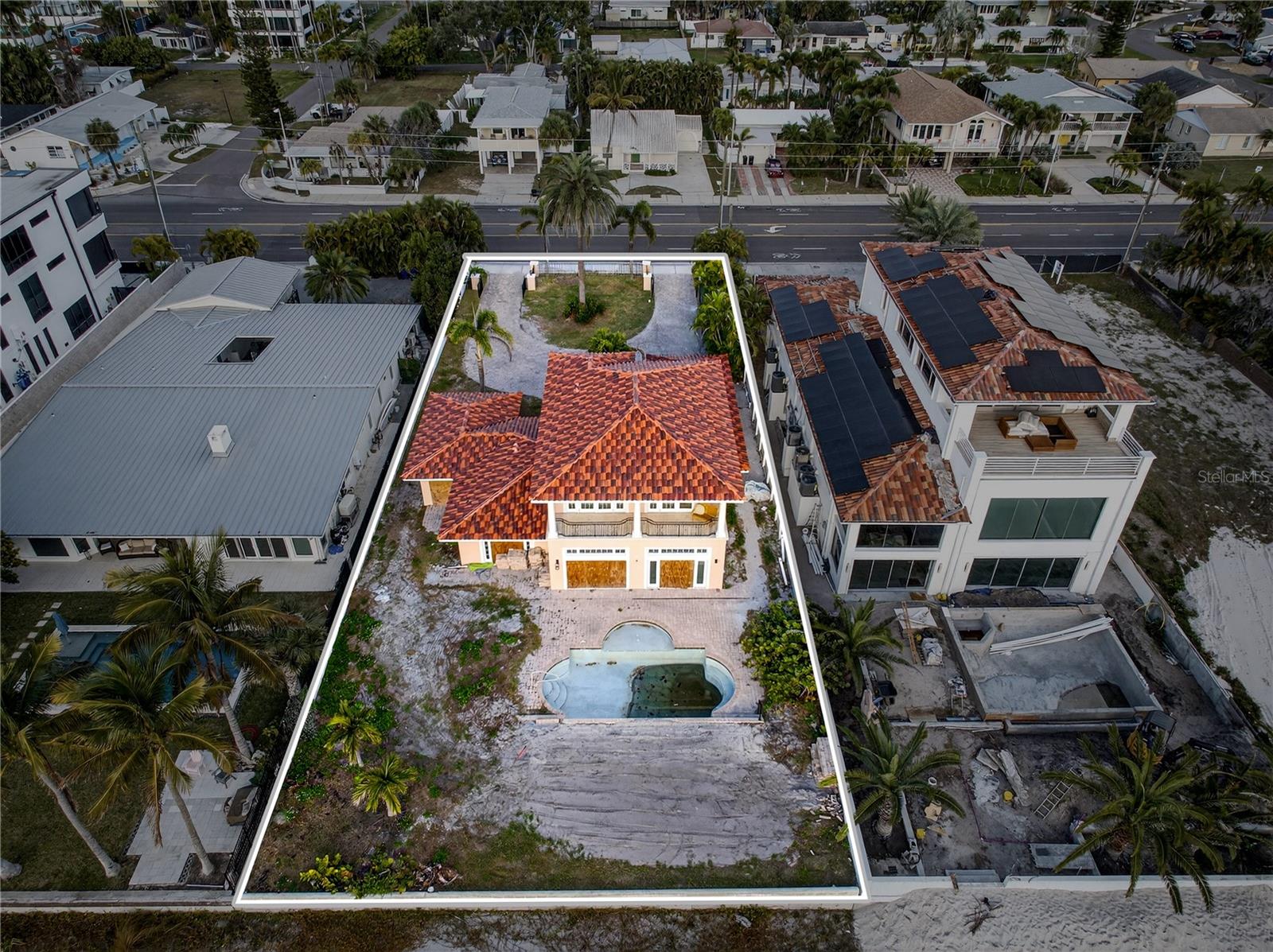 Listing photo id 42 for 16116 Gulf Boulevard