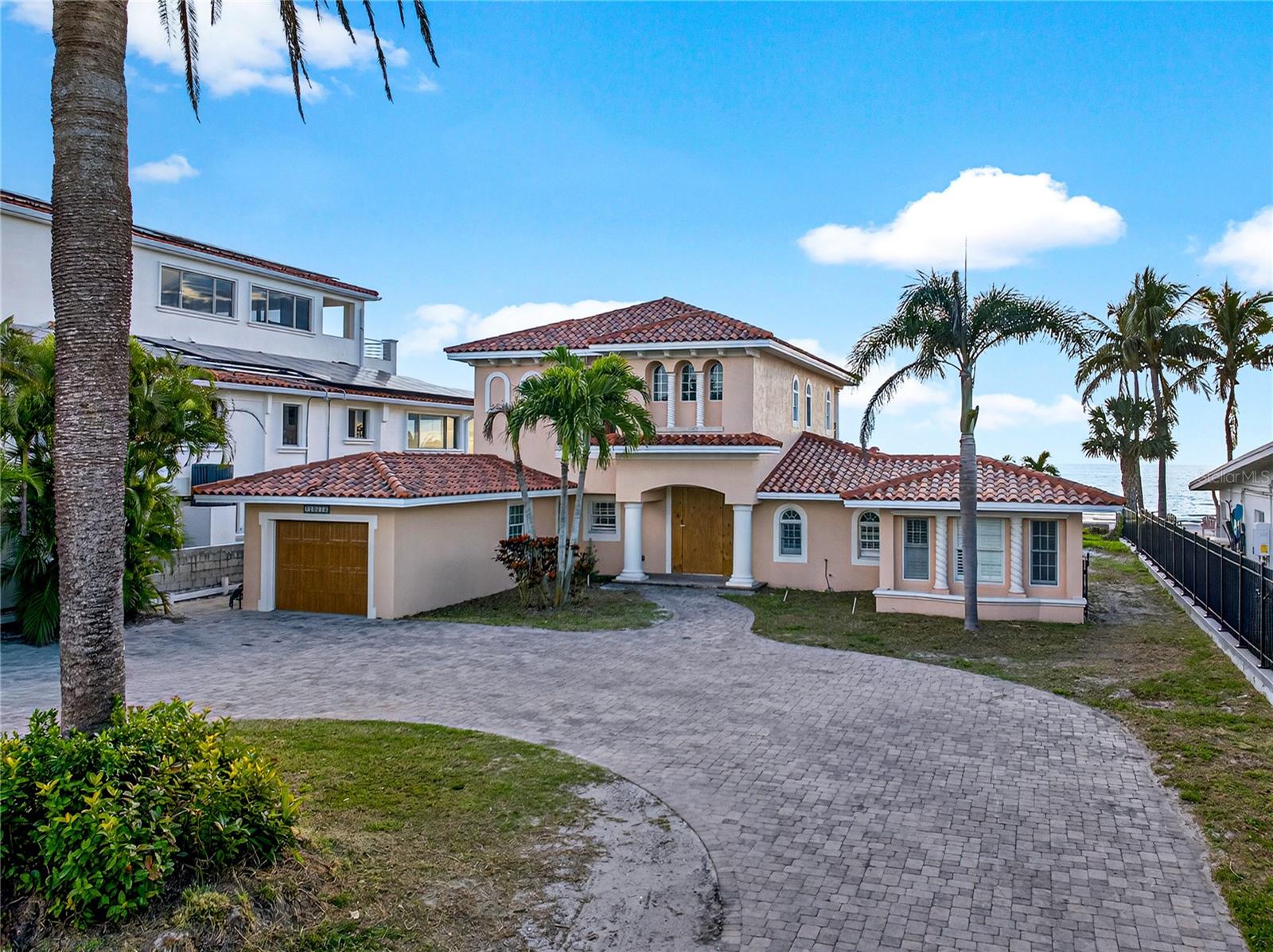 Listing photo id 46 for 16116 Gulf Boulevard