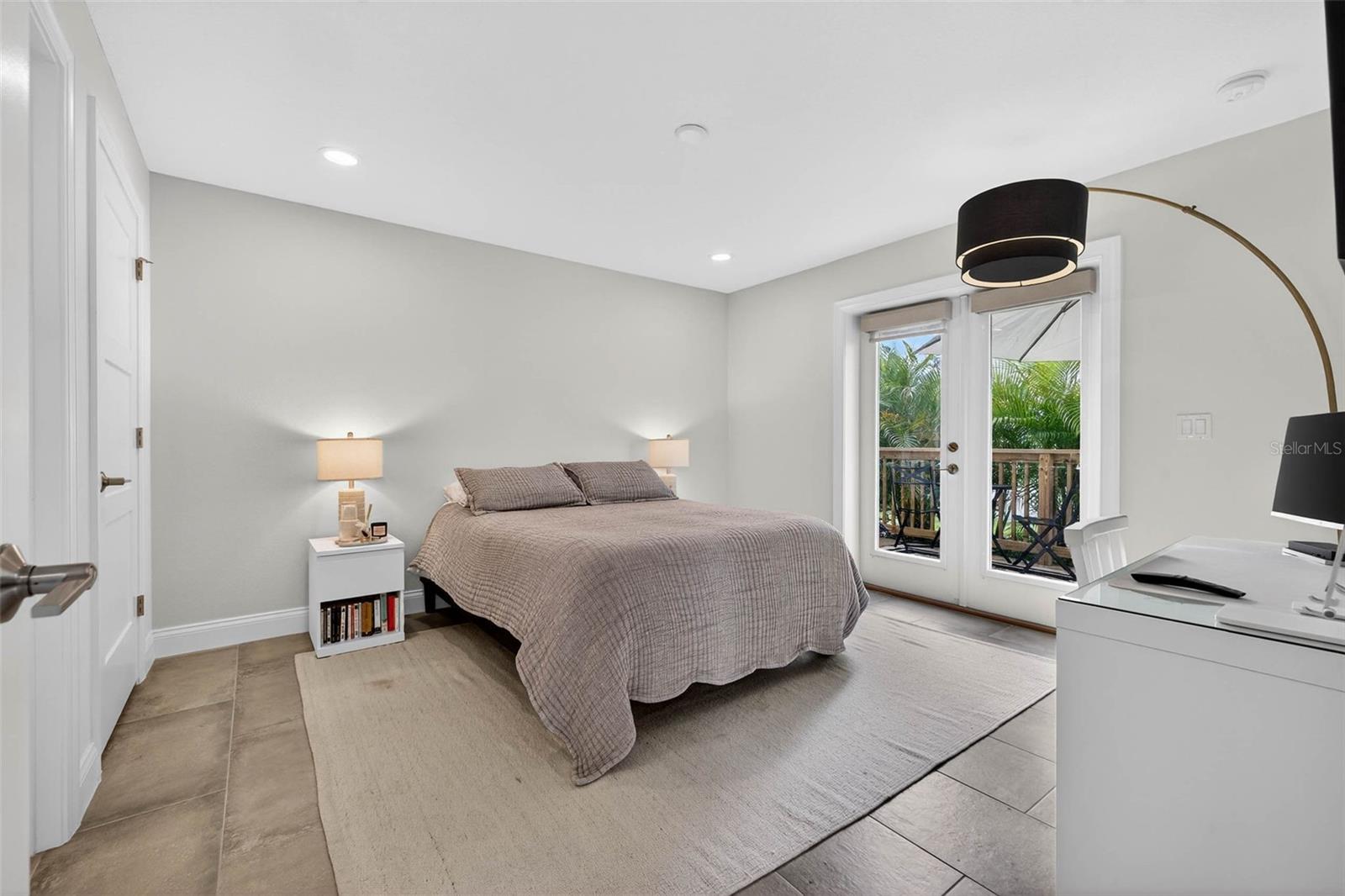 Image 5 of 40 For 4742 Legacy Park Drive