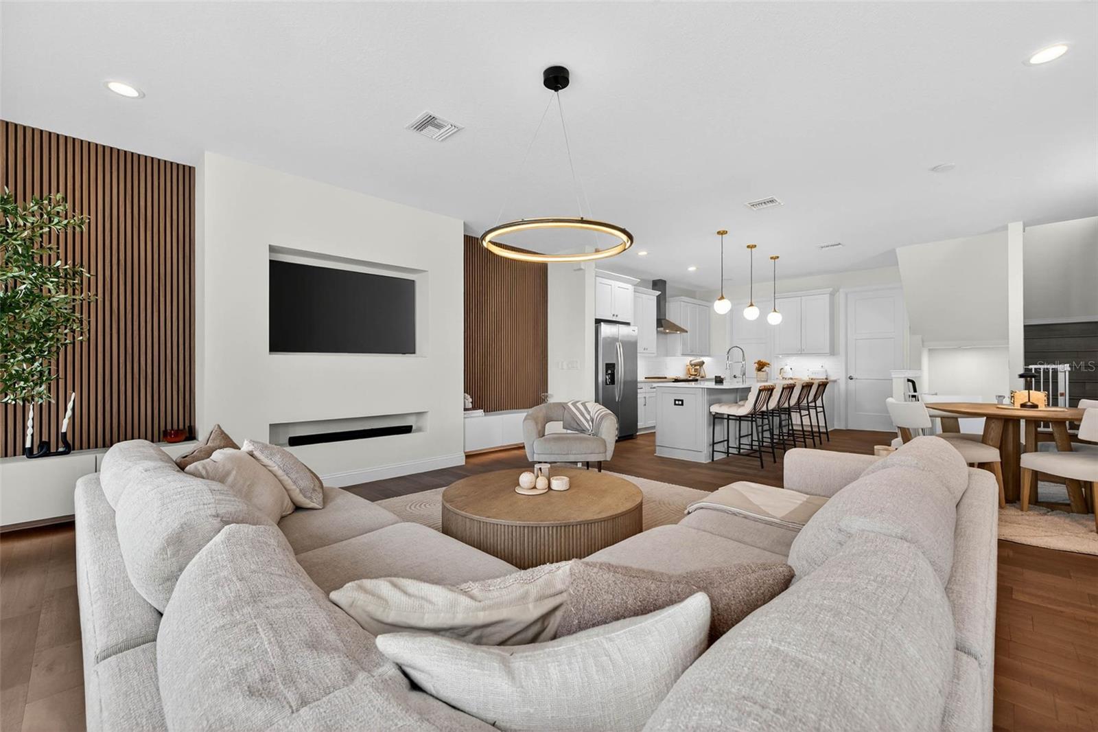 Image 8 of 40 For 4742 Legacy Park Drive