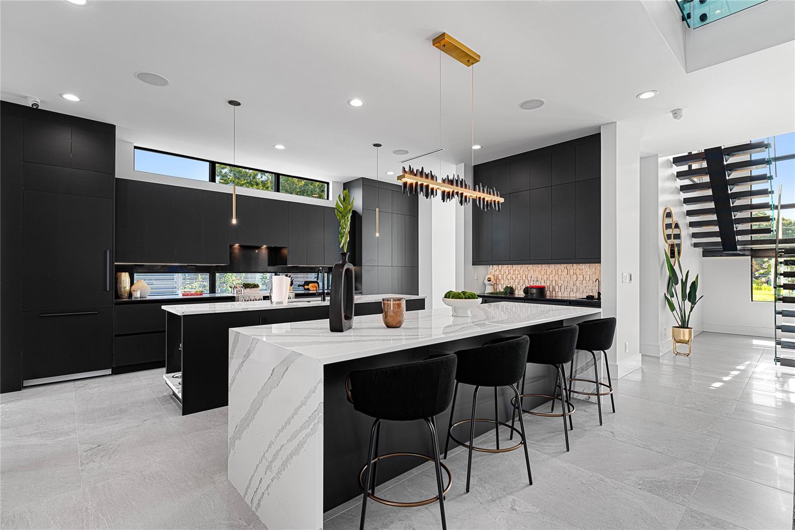 Image 13 of 34 For 2519 Riverside Drive