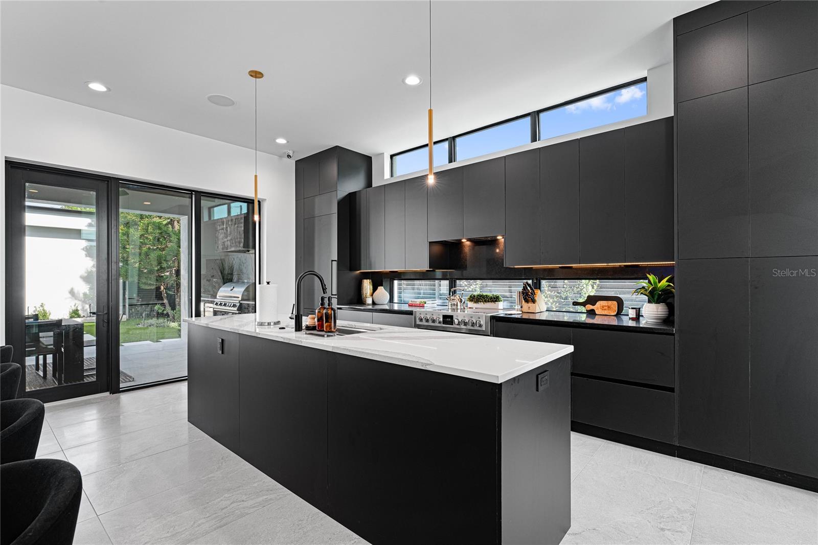 Image 15 of 34 For 2519 Riverside Drive