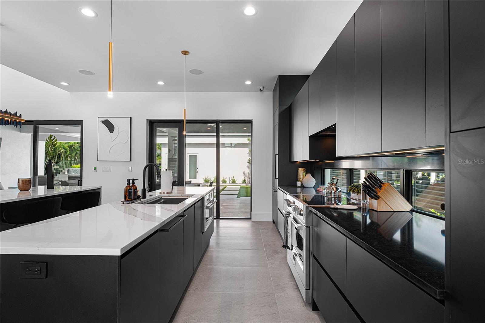 Image 17 of 34 For 2519 Riverside Drive