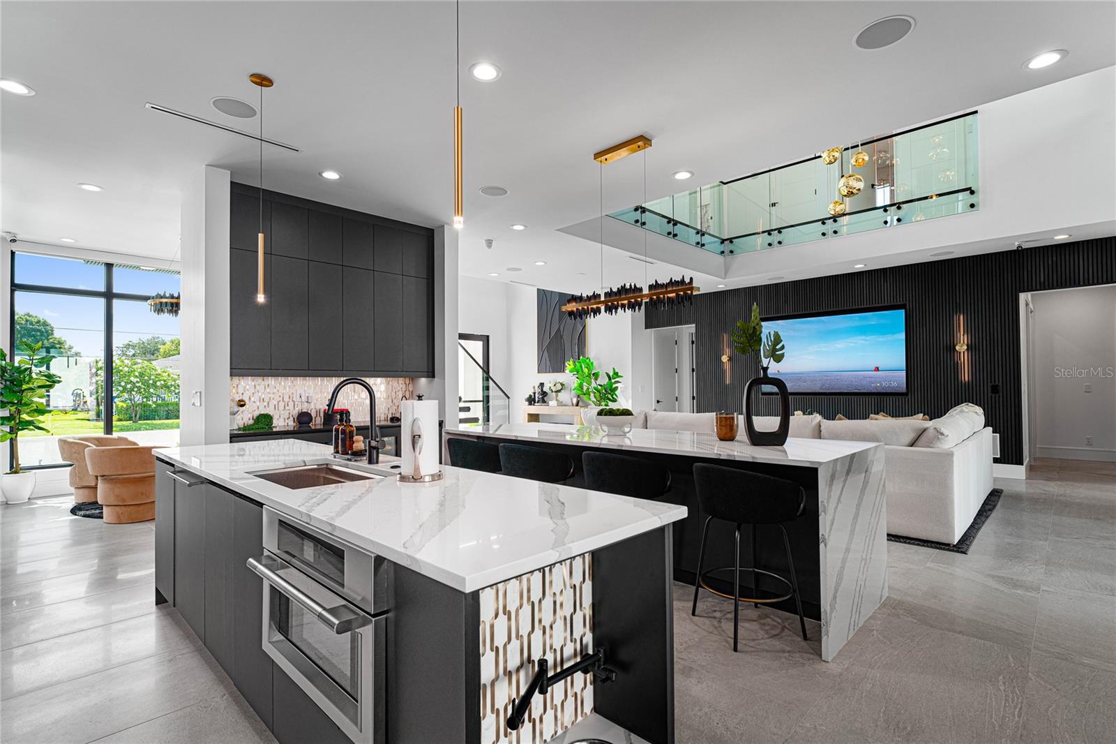 Image 18 of 34 For 2519 Riverside Drive