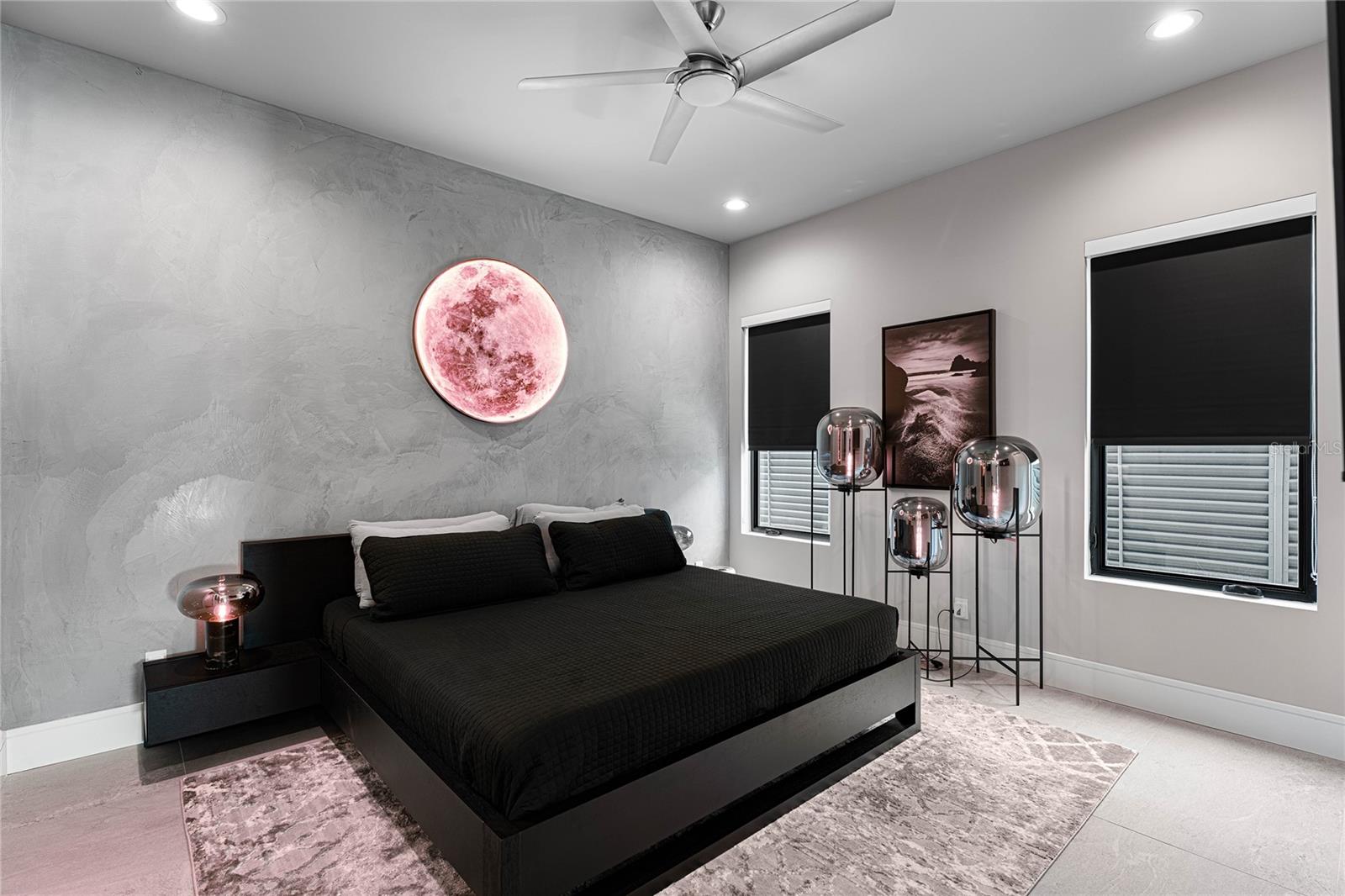 Image 22 of 34 For 2519 Riverside Drive