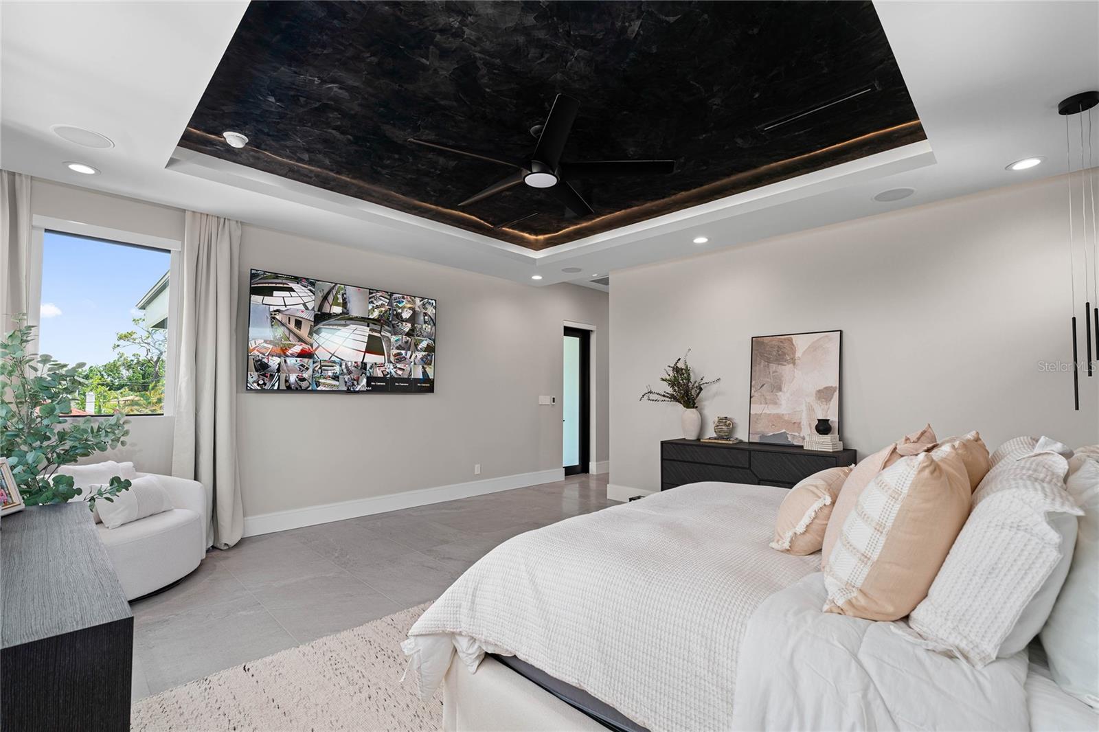 Image 29 of 34 For 2519 Riverside Drive