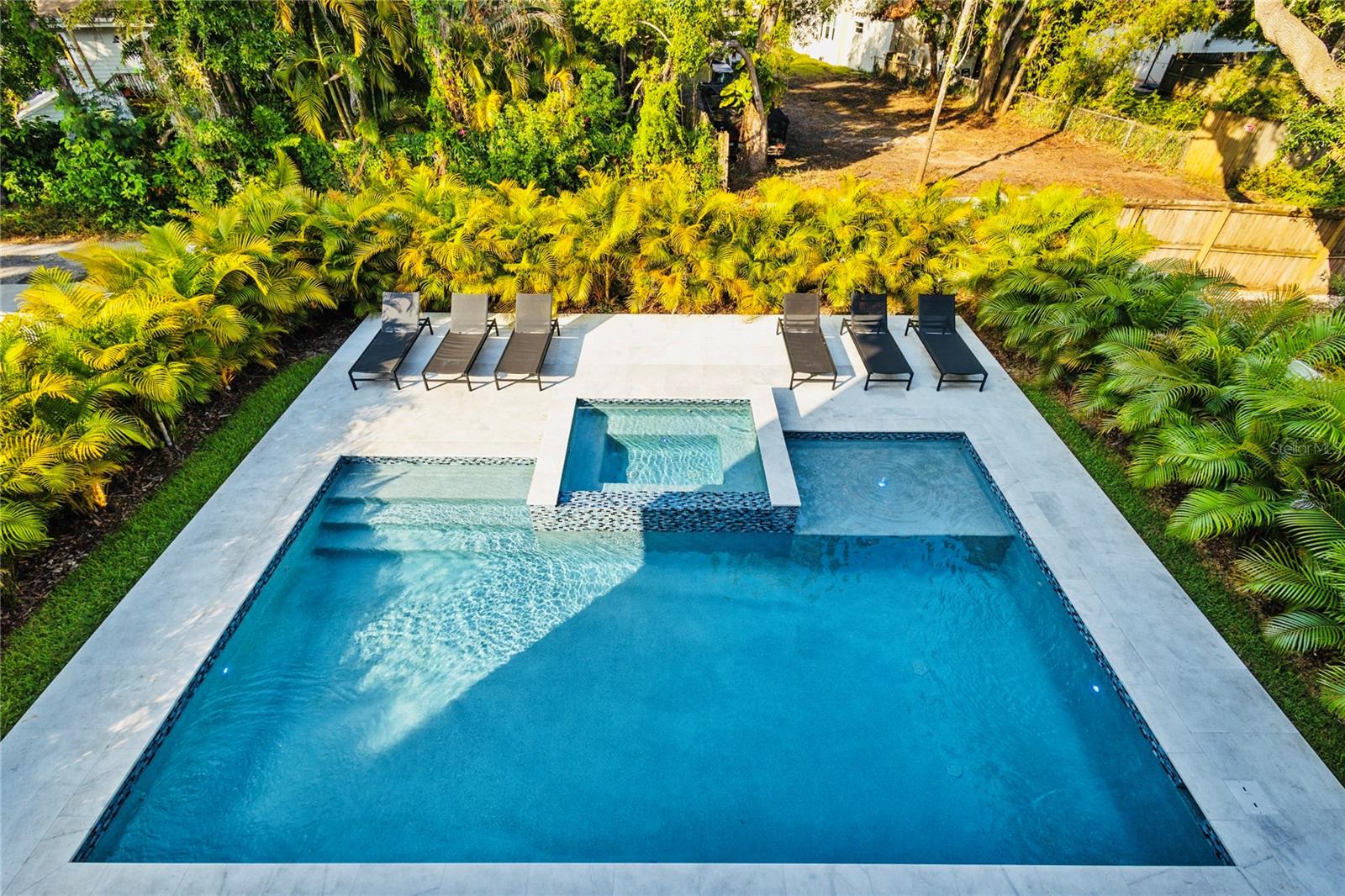 Image 3 of 34 For 2519 Riverside Drive