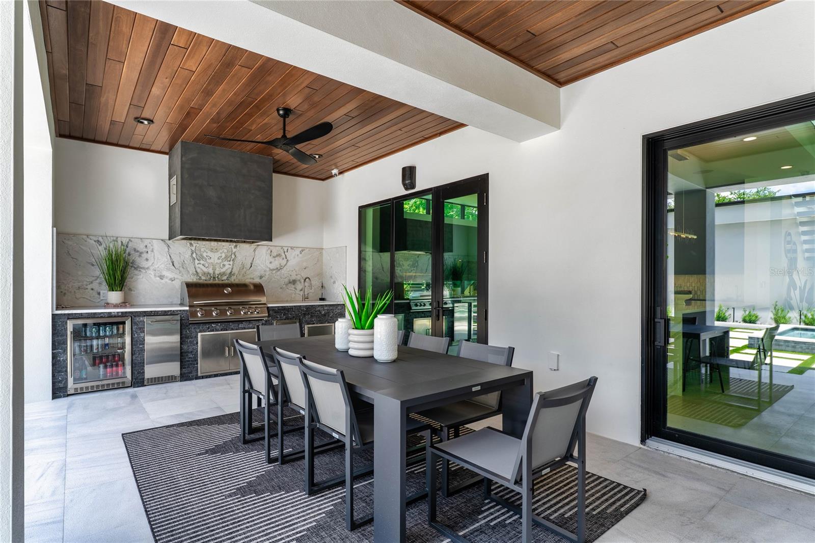 Image 32 of 34 For 2519 Riverside Drive