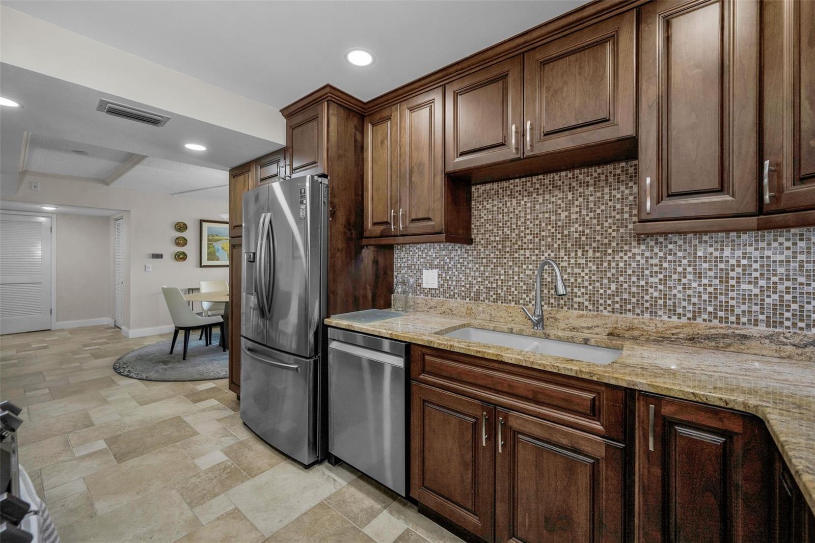 Image 14 of 70 For 2700 Bayshore Boulevard 11-209