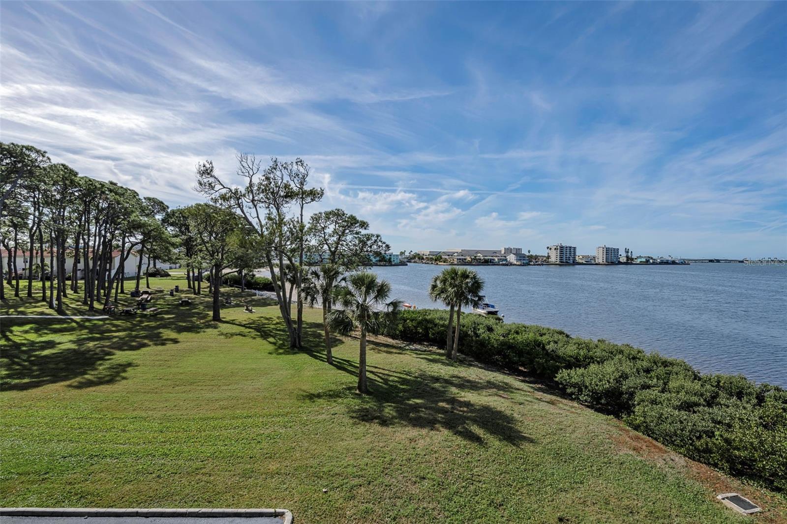 Image 21 of 70 For 2700 Bayshore Boulevard 11-209