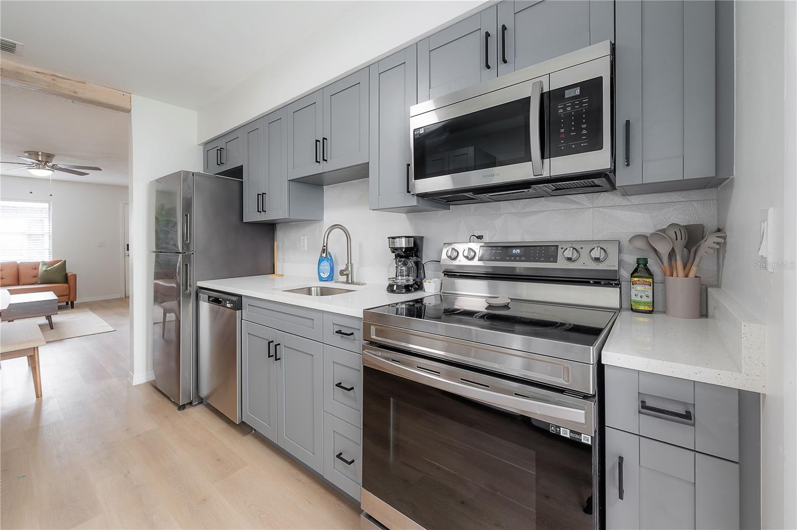 Image 11 of 29 For 6908 Macdill Avenue A