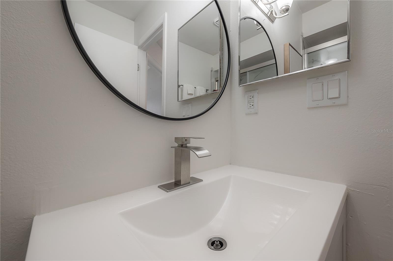 Image 17 of 29 For 6908 Macdill Avenue A