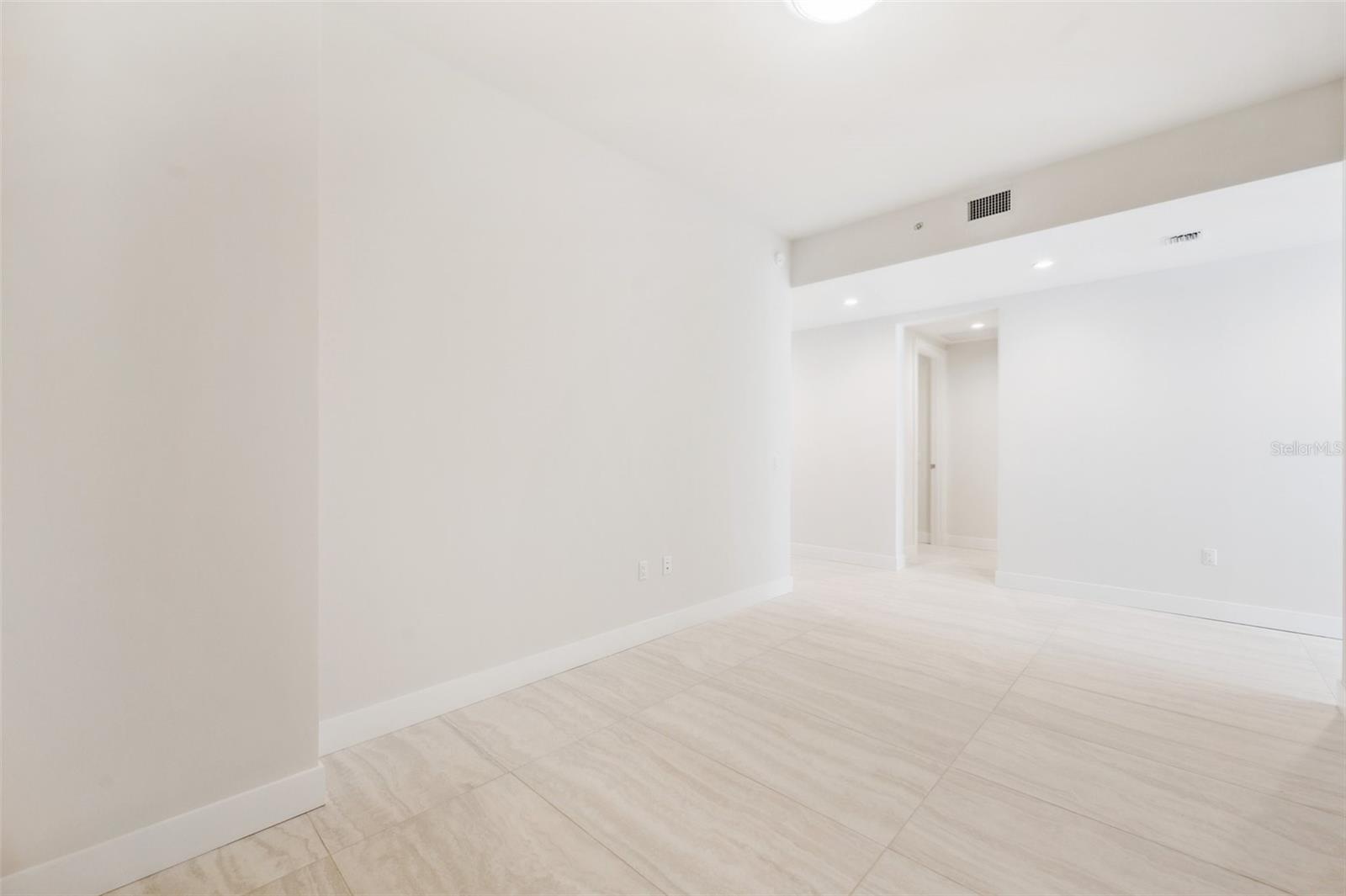 Image 18 of 63 For 301 1st Street S 1207