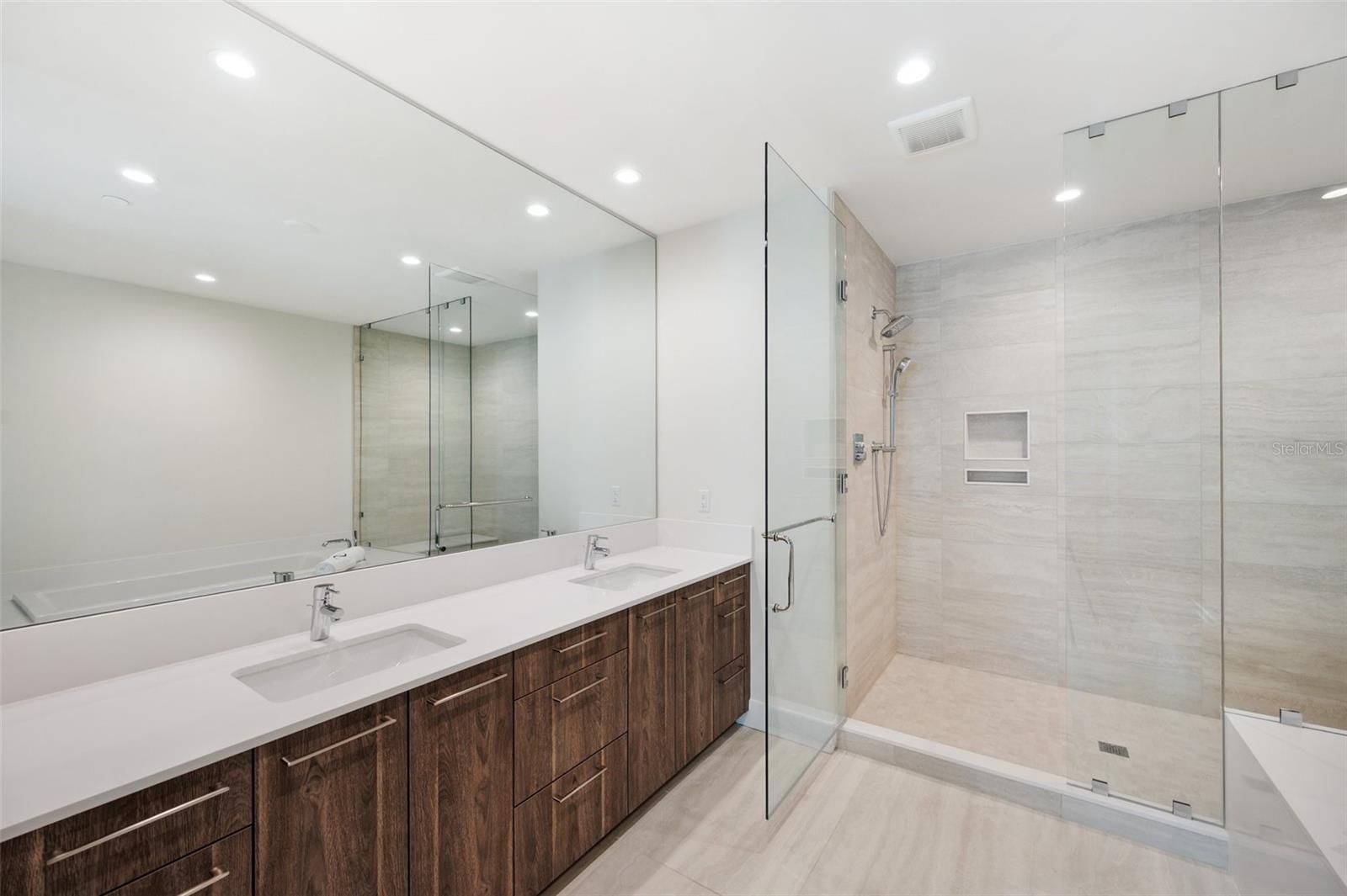 Image 31 of 63 For 301 1st Street S 1207