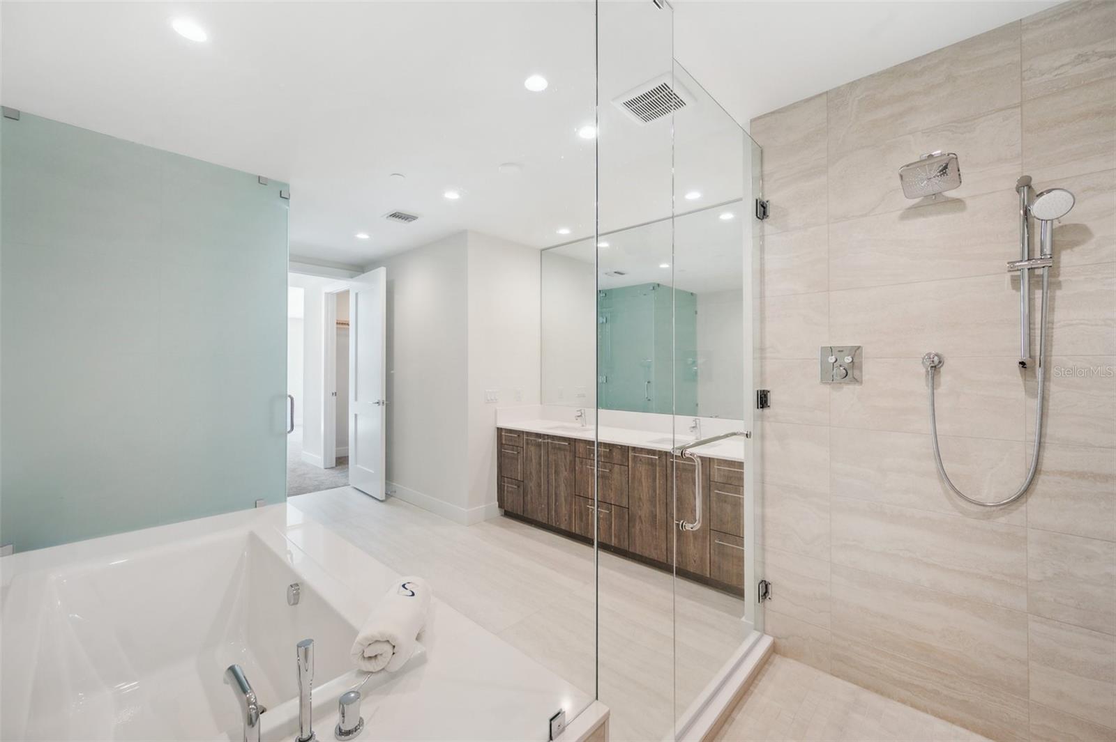 Image 32 of 63 For 301 1st Street S 1207