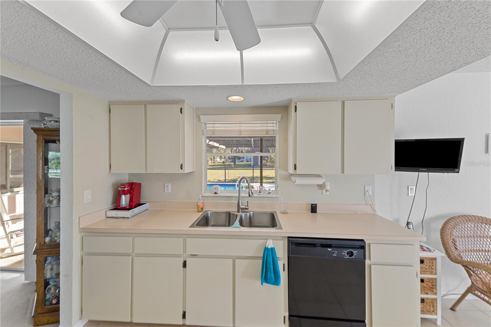 Image 12 of 64 For 9716 Pat Street