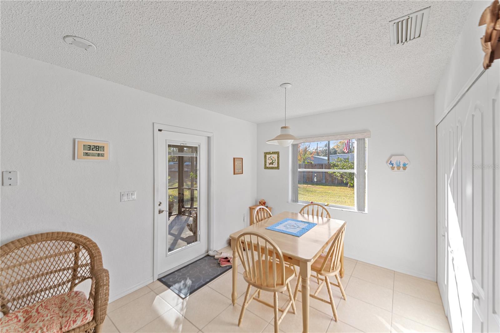 Image 16 of 64 For 9716 Pat Street