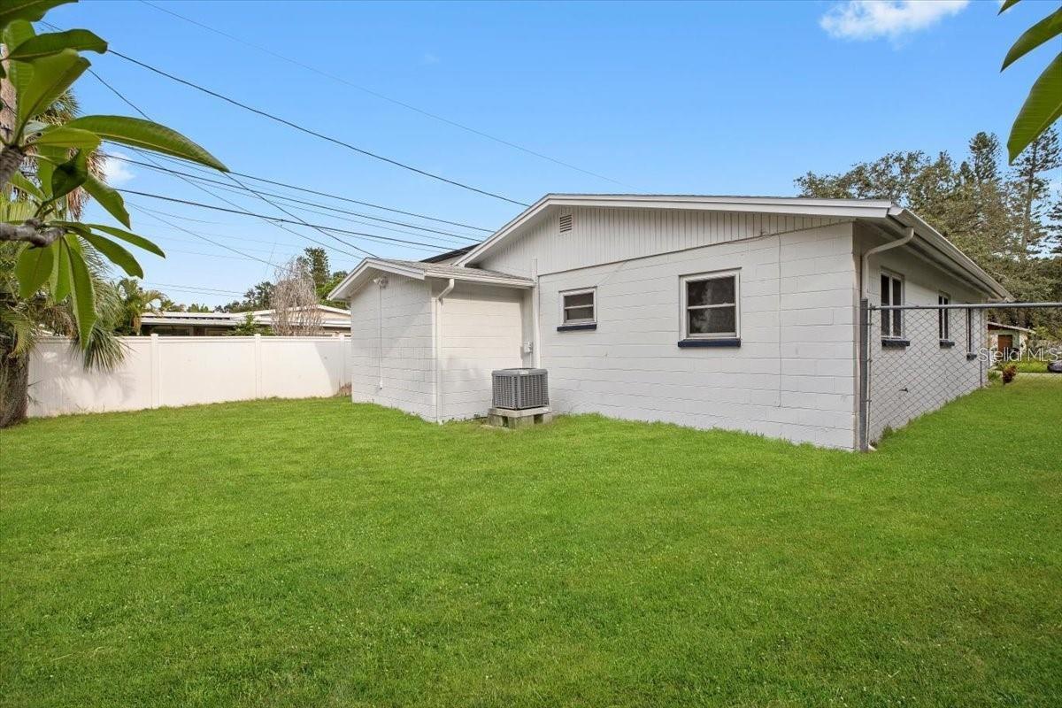 Image 14 of 18 For 1783 Mississippi Avenue Ne