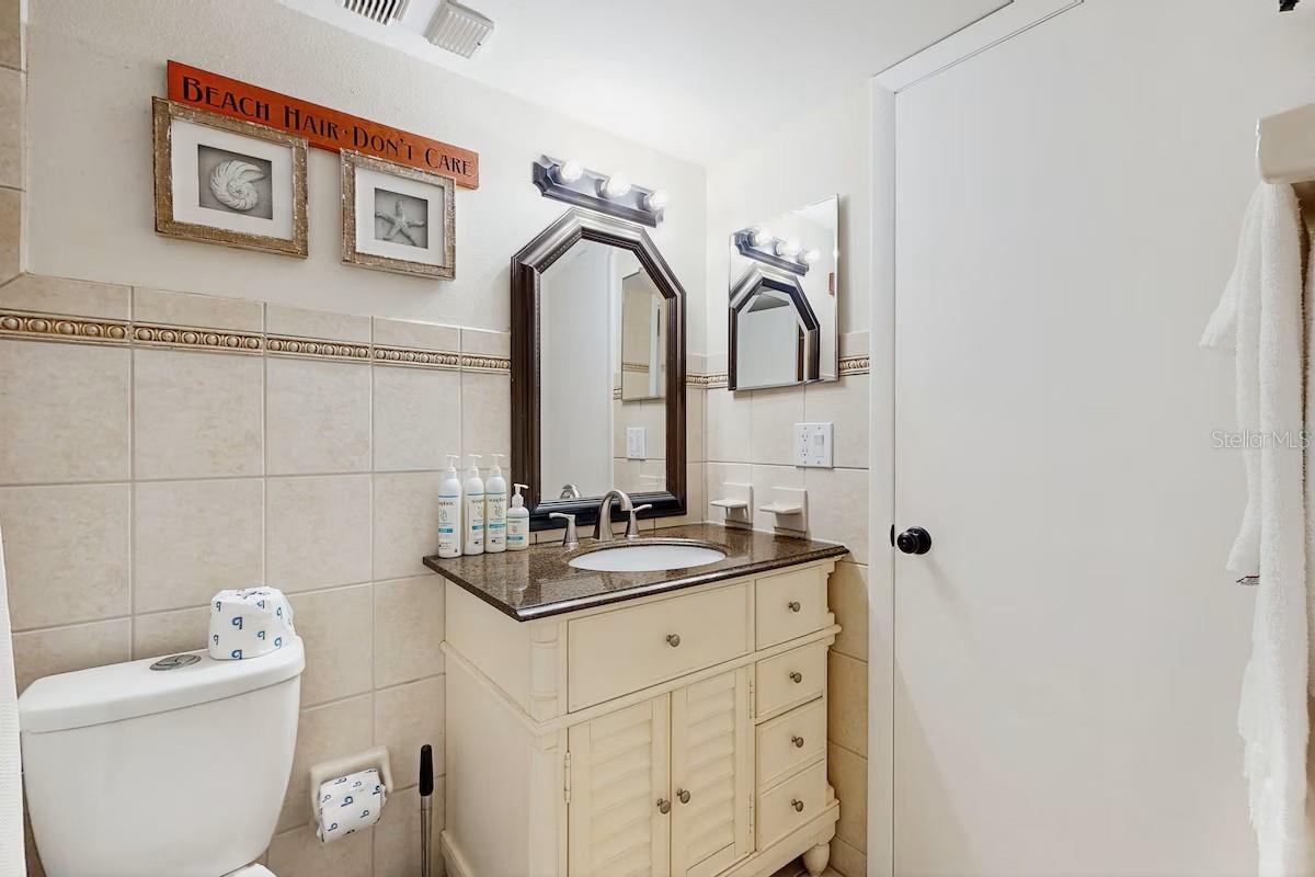 Listing photo id 14 for 19236 Gulf Boulevard 104