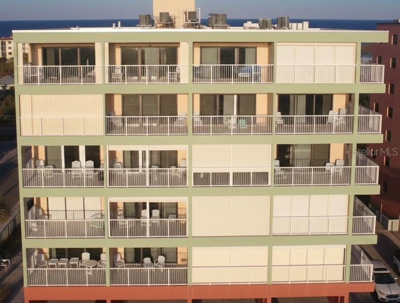 Listing photo id 18 for 19236 Gulf Boulevard 104