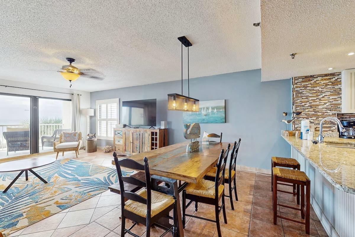 Listing photo id 6 for 19236 Gulf Boulevard 104