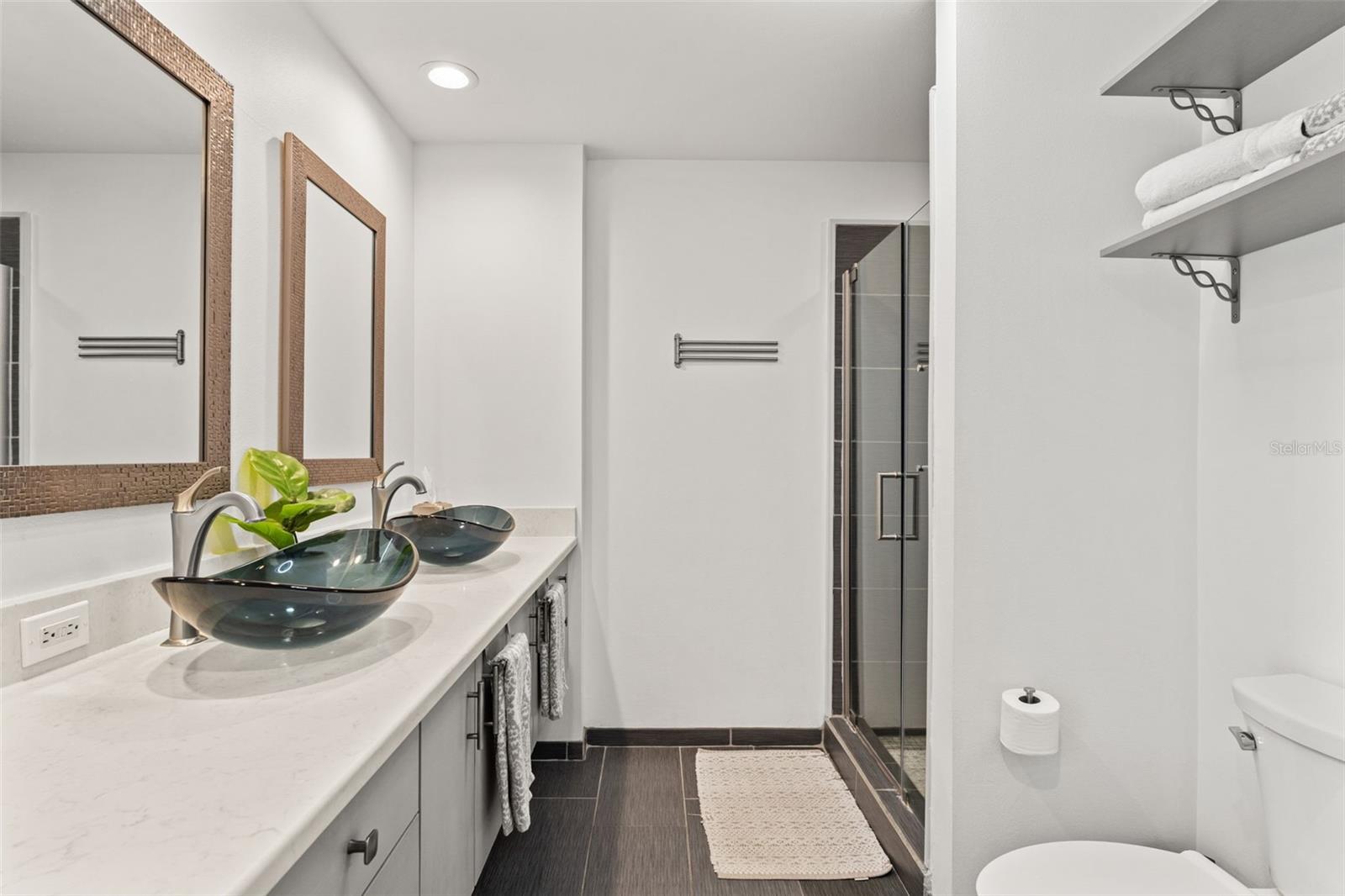 Image 17 of 48 For 1120 Kennedy Boulevard 413