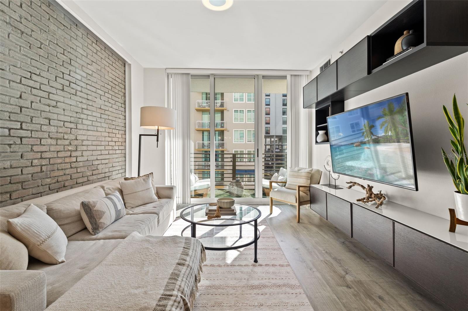 Image 2 of 48 For 1120 Kennedy Boulevard 413