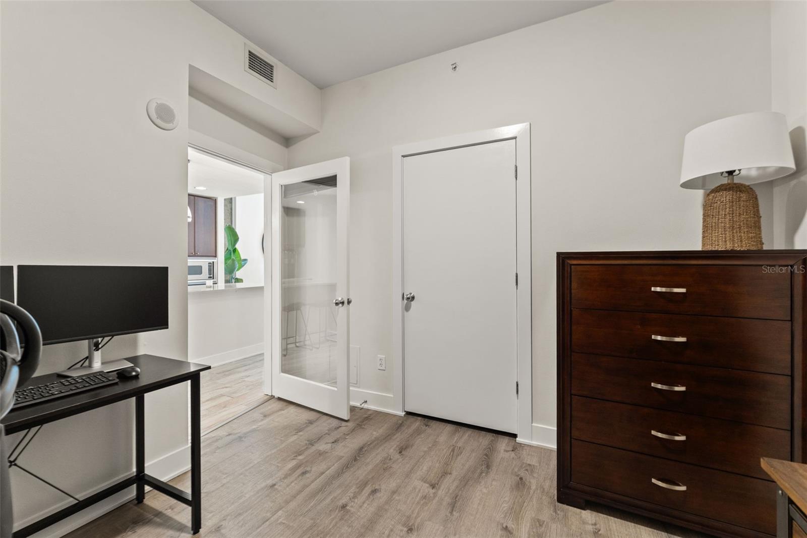 Image 22 of 48 For 1120 Kennedy Boulevard 413