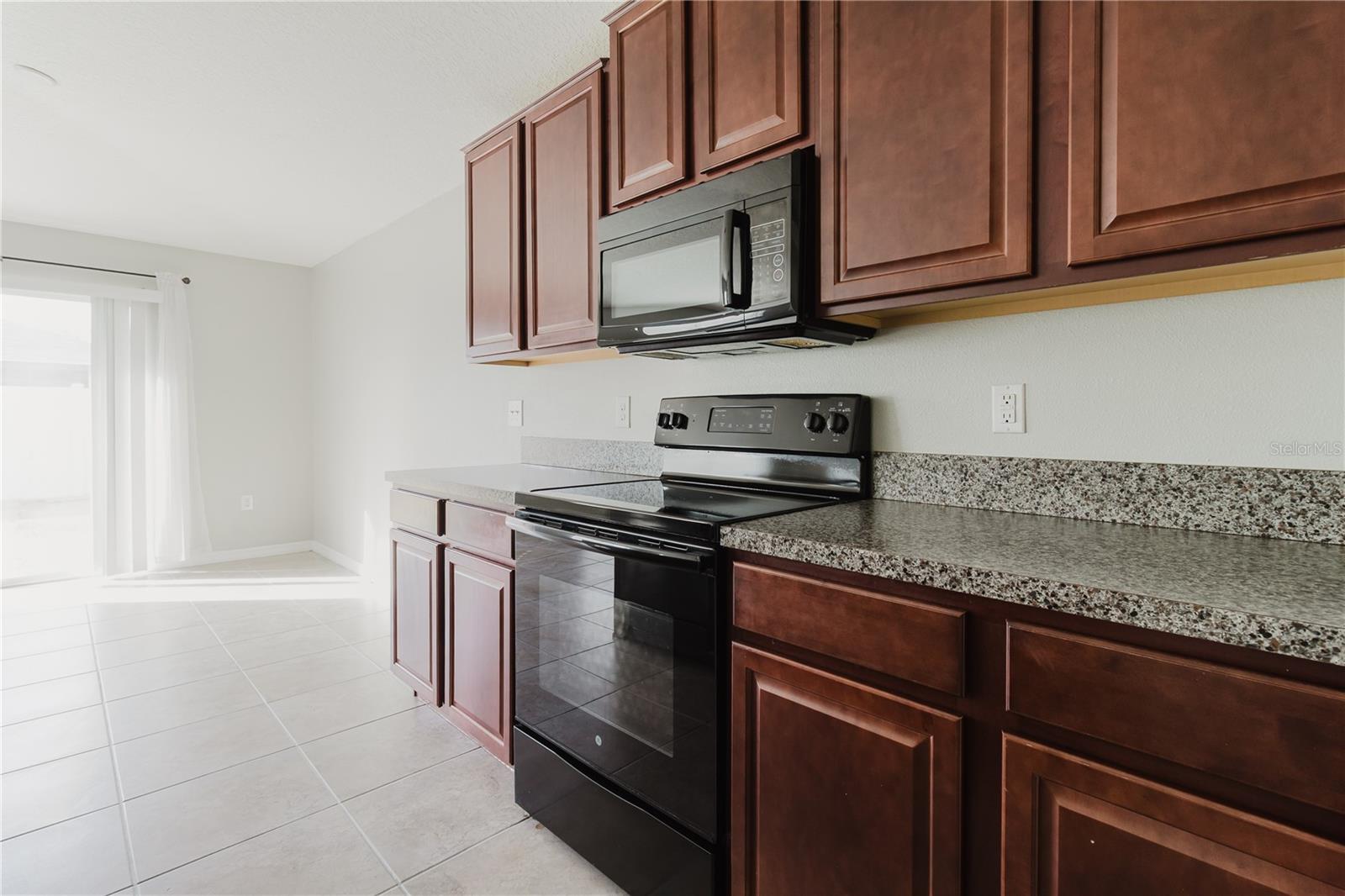 Image 6 of 78 For 304 Cascade Bend Drive