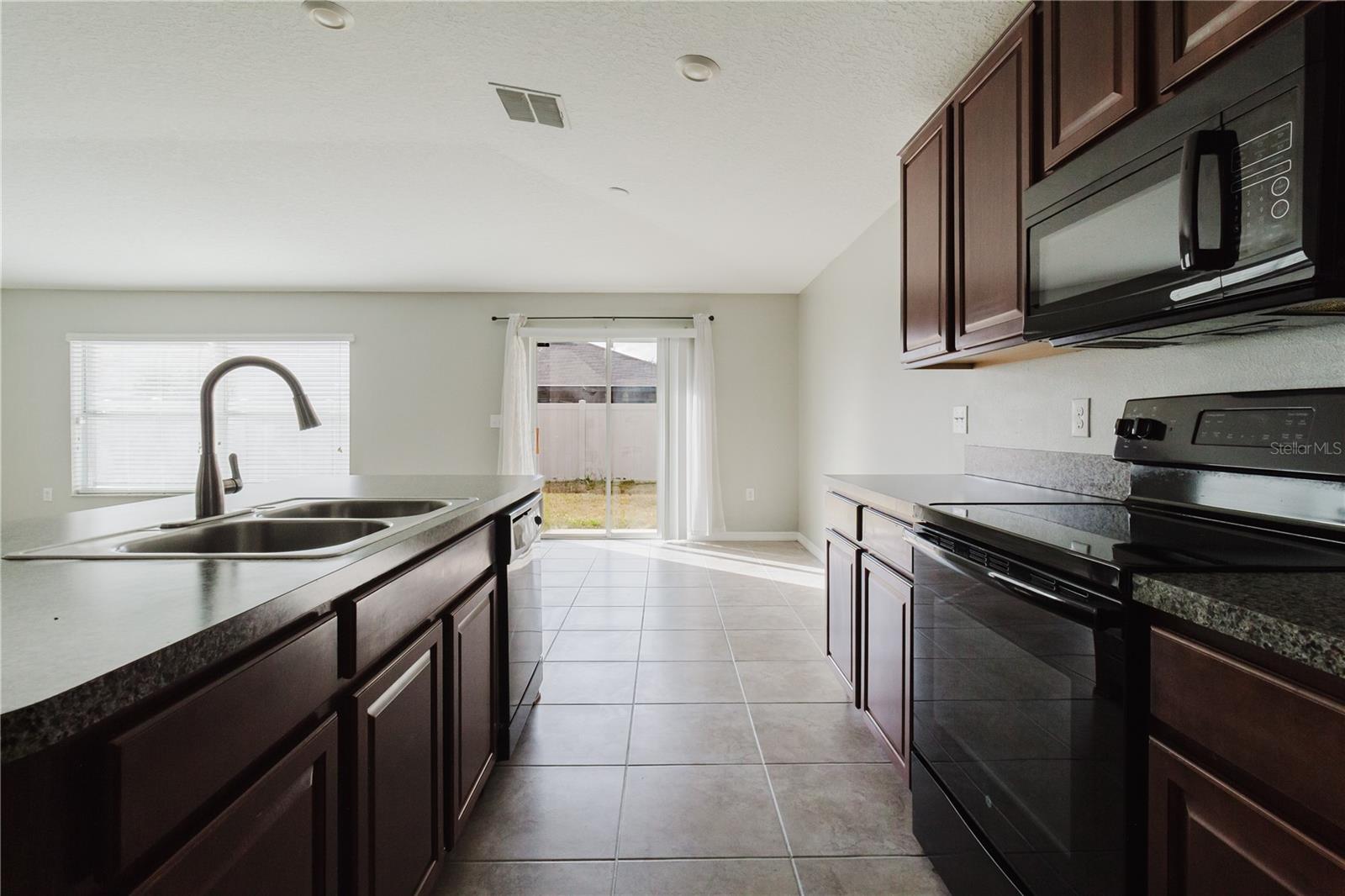 Image 7 of 78 For 304 Cascade Bend Drive