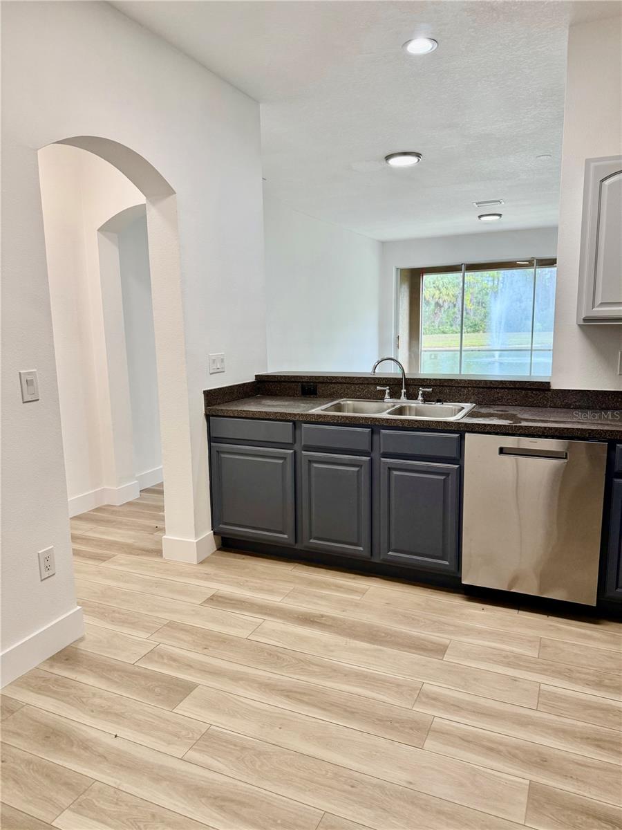 Image 33 of 82 For 18919 Duquesne Drive