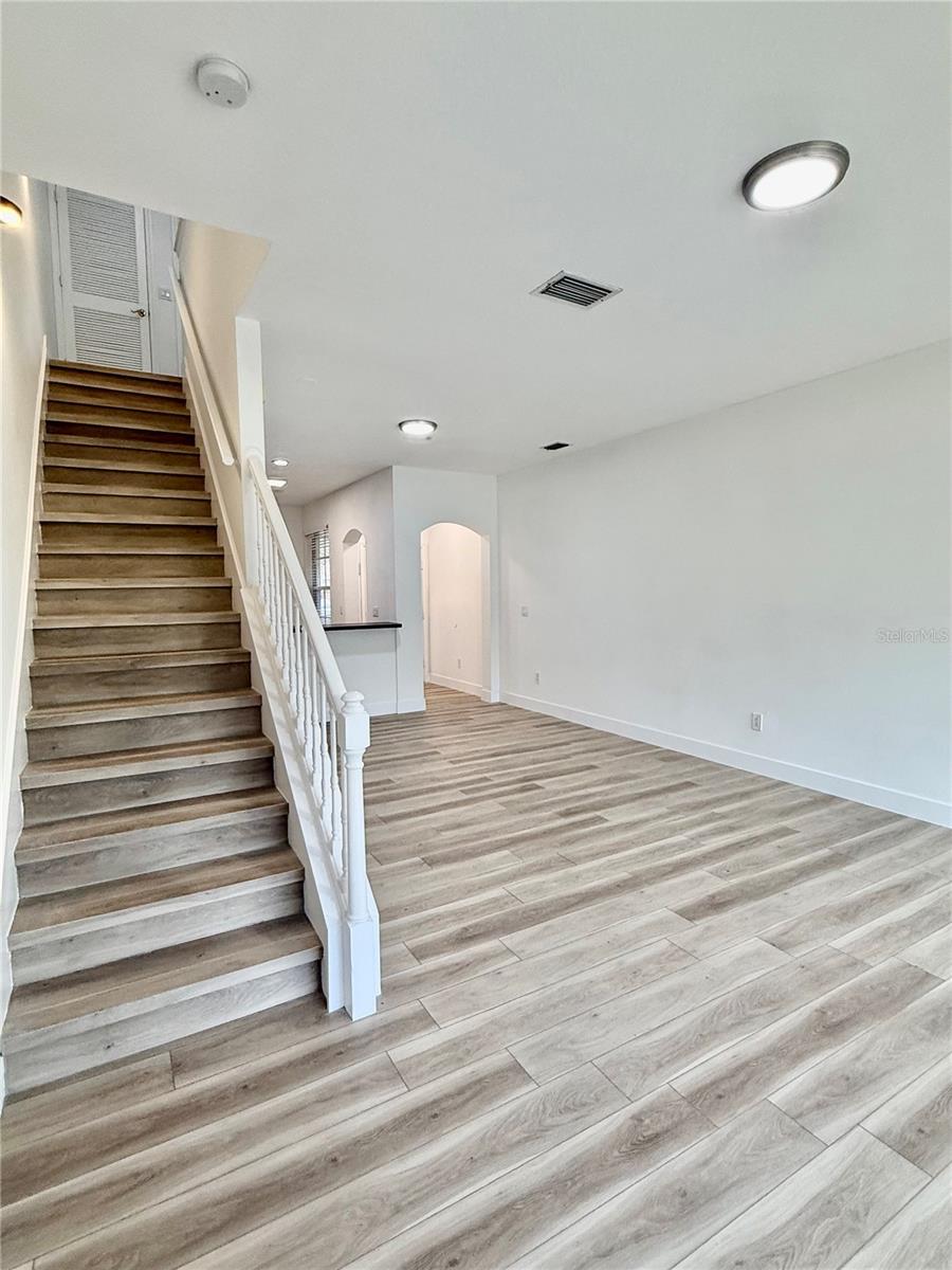 Image 35 of 82 For 18919 Duquesne Drive