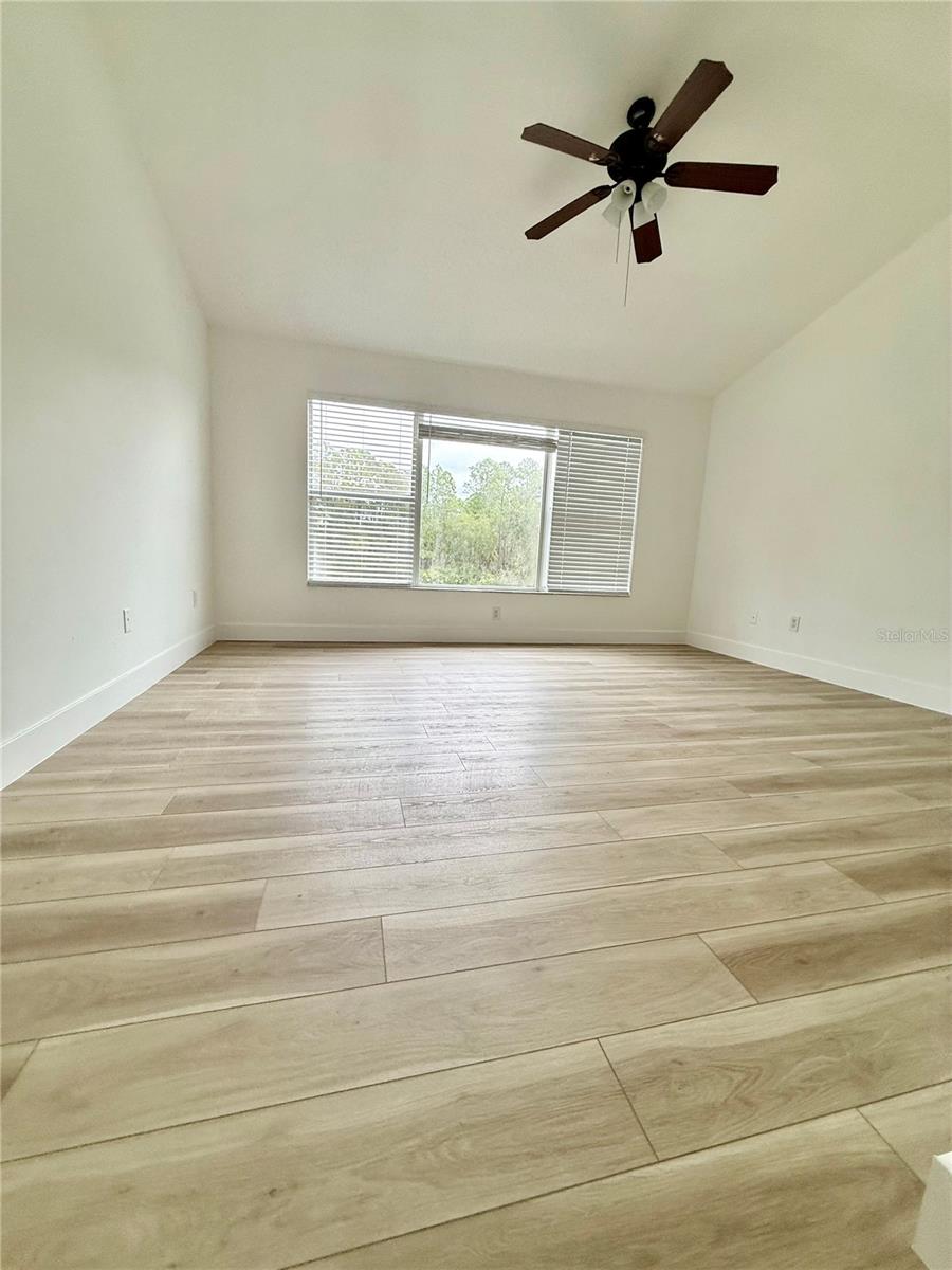 Image 59 of 82 For 18919 Duquesne Drive