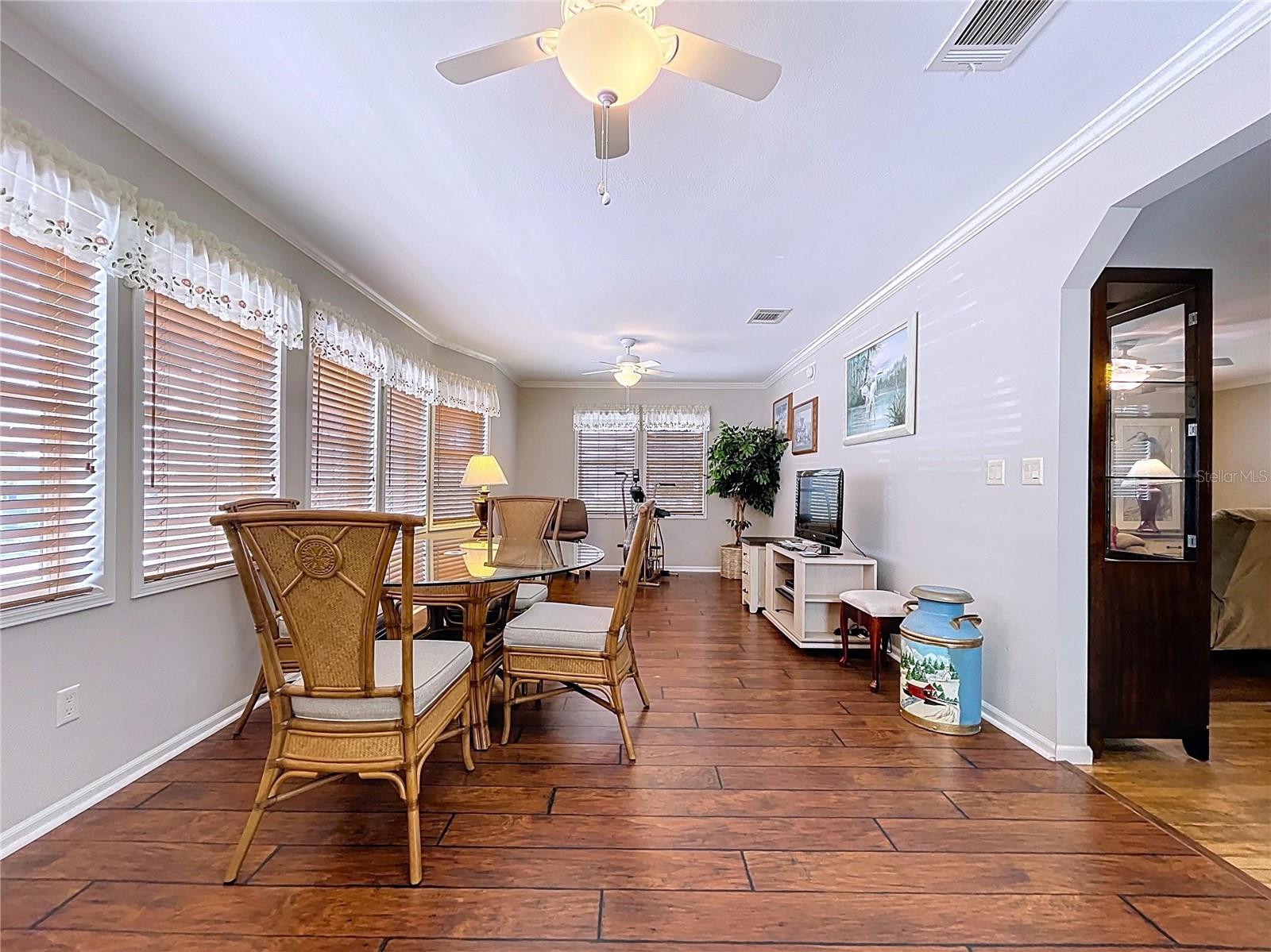 Image 10 of 30 For 604 49th E Avenue E