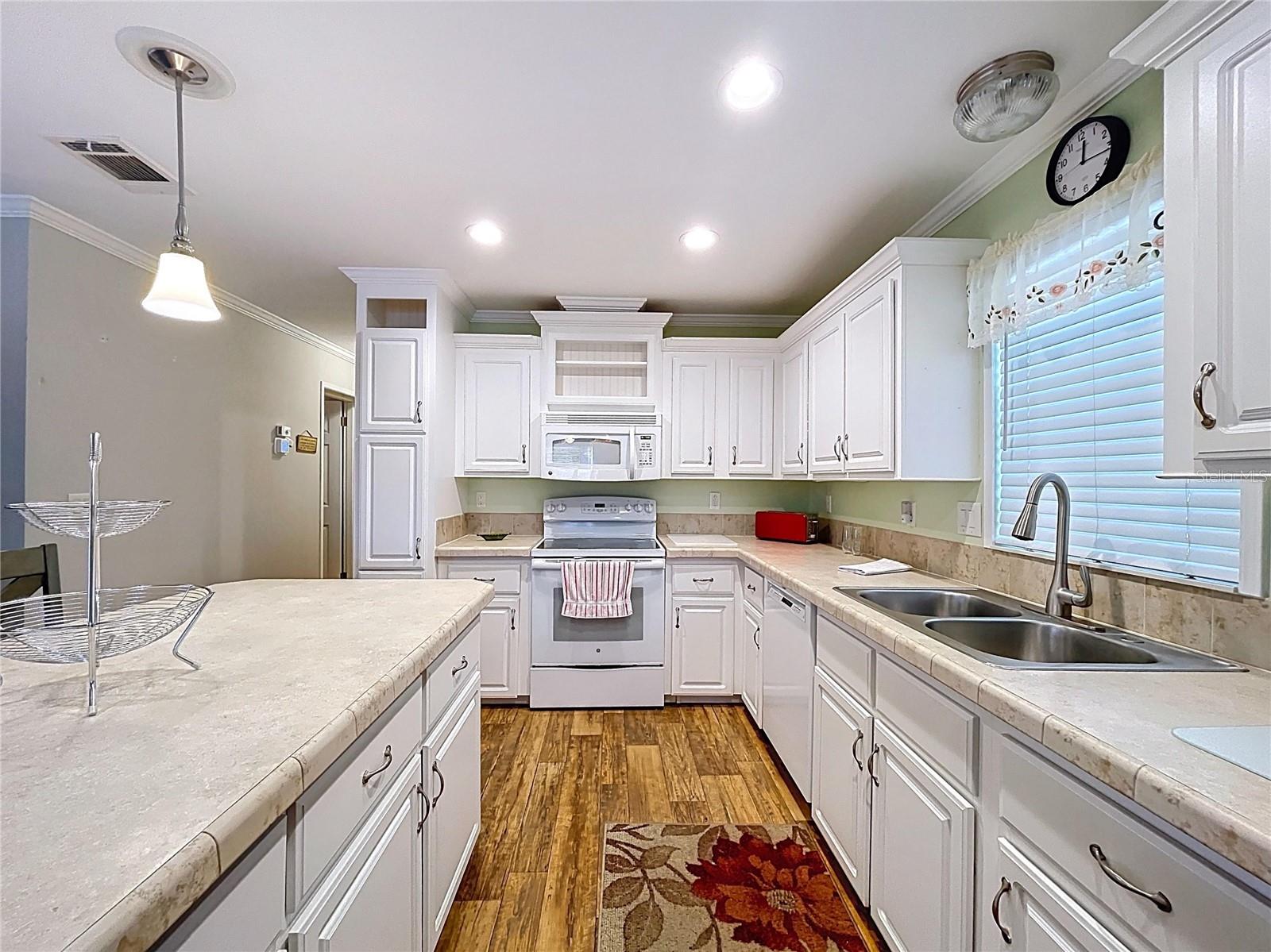 Image 7 of 30 For 604 49th E Avenue E