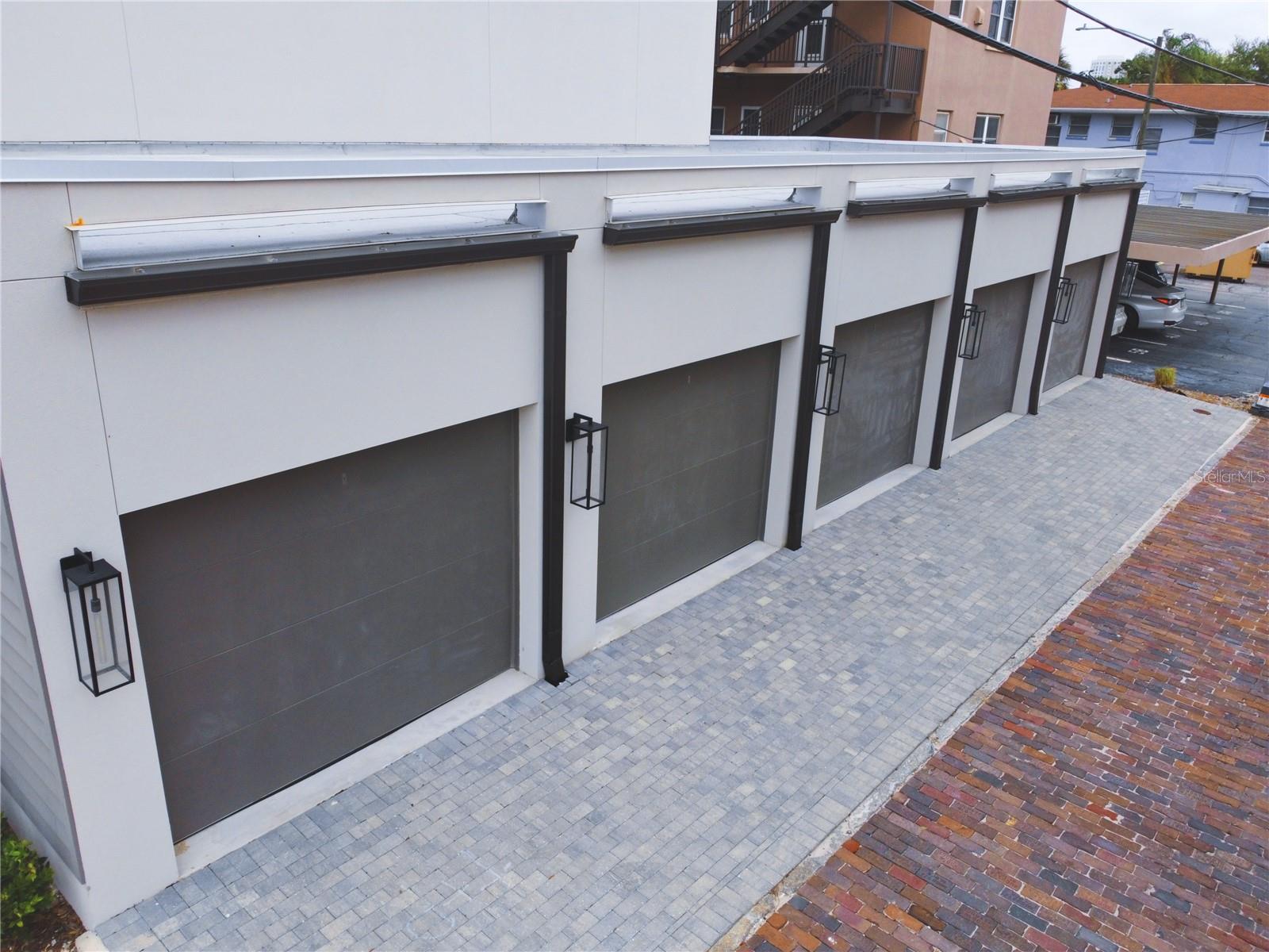 Image 21 of 24 For 233 8th Street N