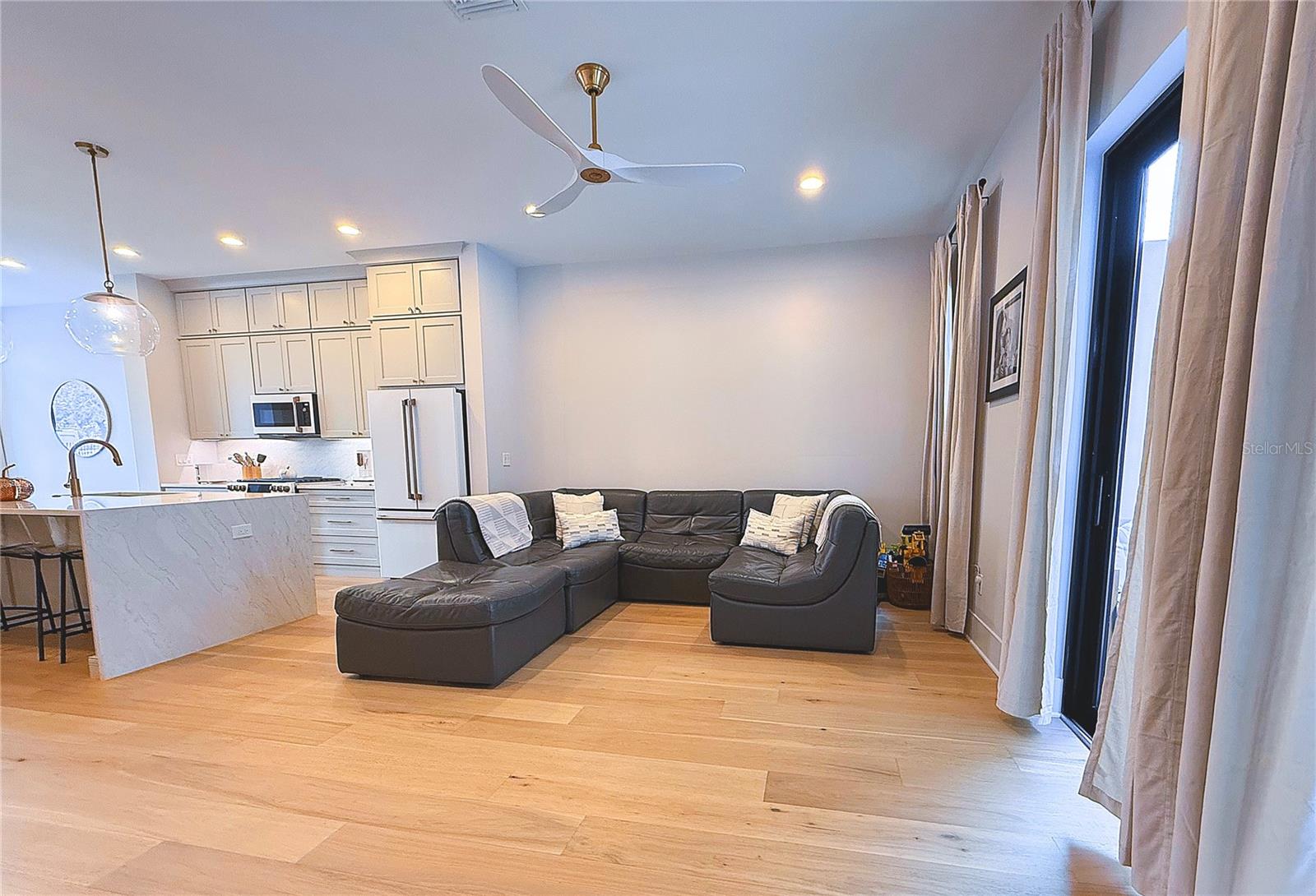 Image 4 of 24 For 233 8th Street N