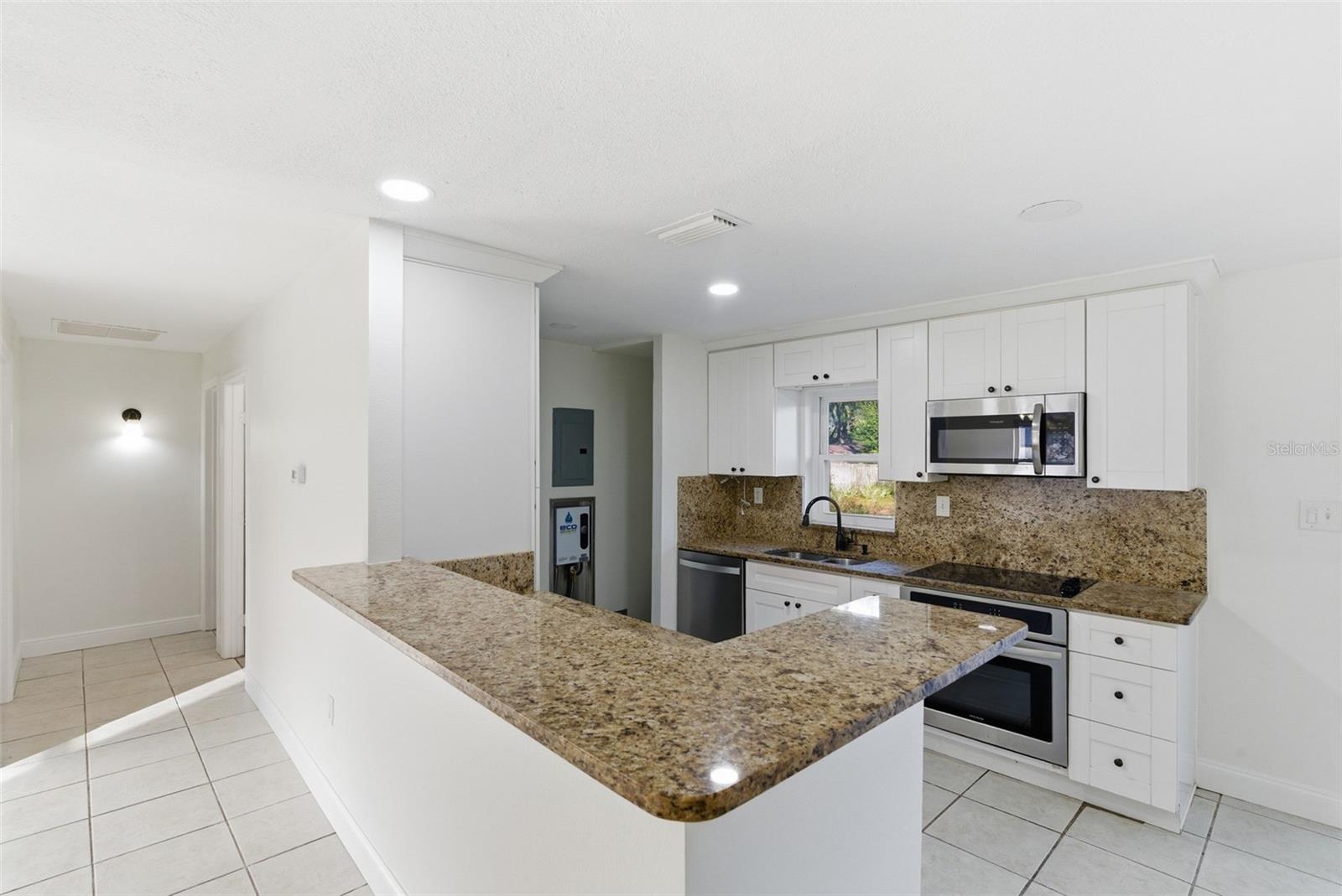 Image 12 of 30 For 502 Tweed Avenue