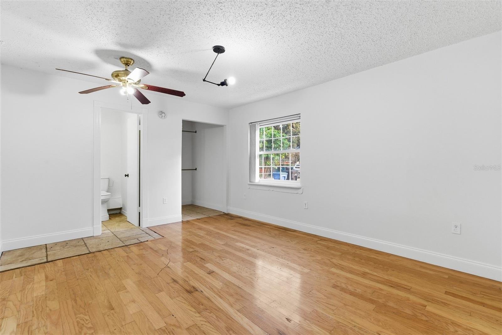 Image 17 of 30 For 502 Tweed Avenue