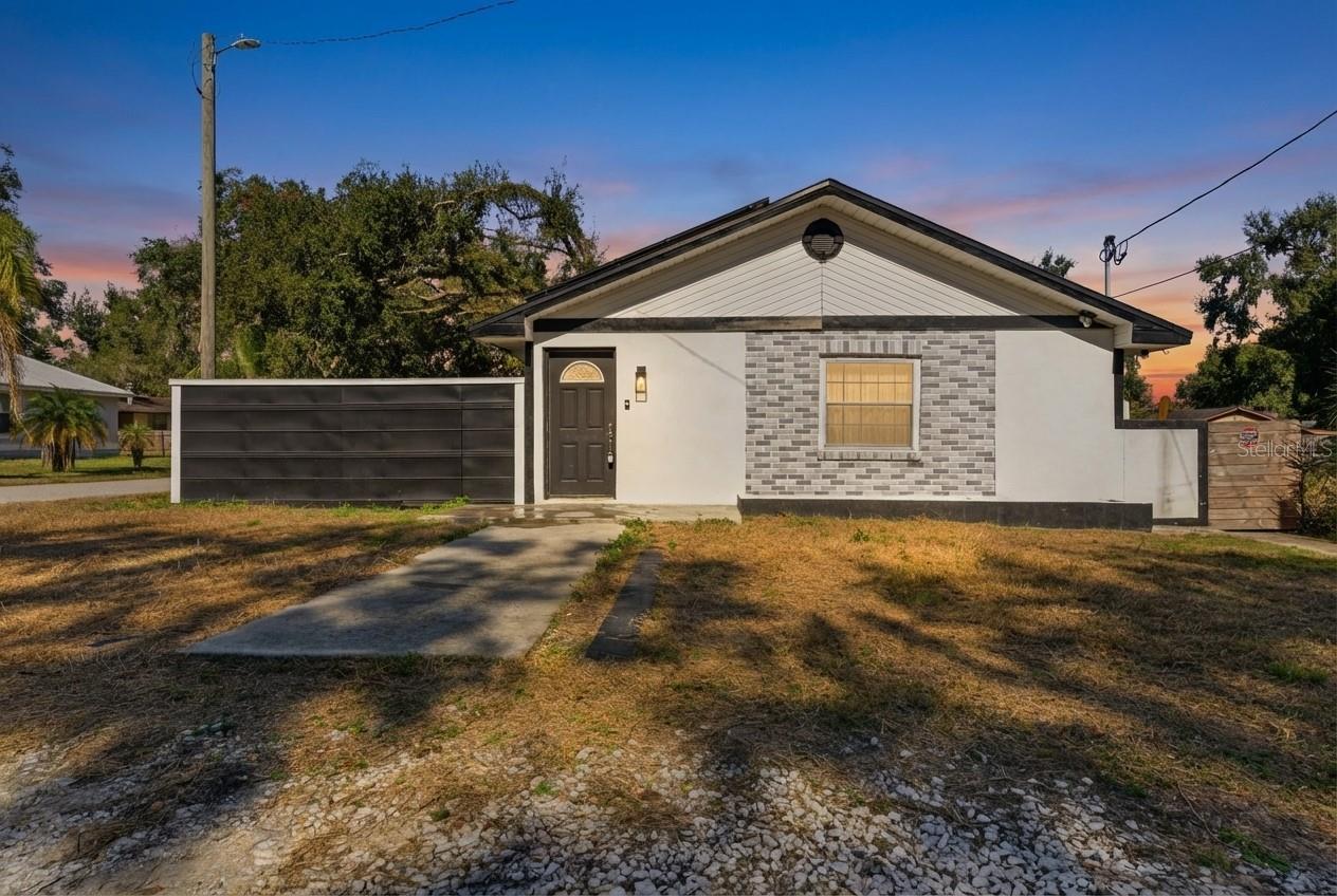 Image 3 of 30 For 502 Tweed Avenue