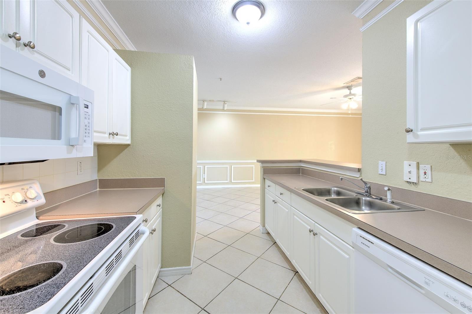 Image 17 of 39 For 4323 Bayside Village Drive 319