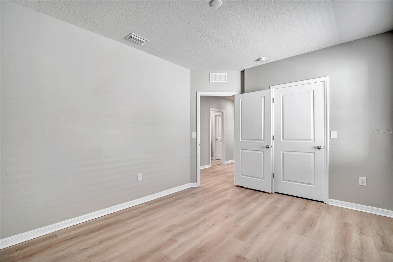 Image 27 of 53 For 32975 Sand Creek Drive