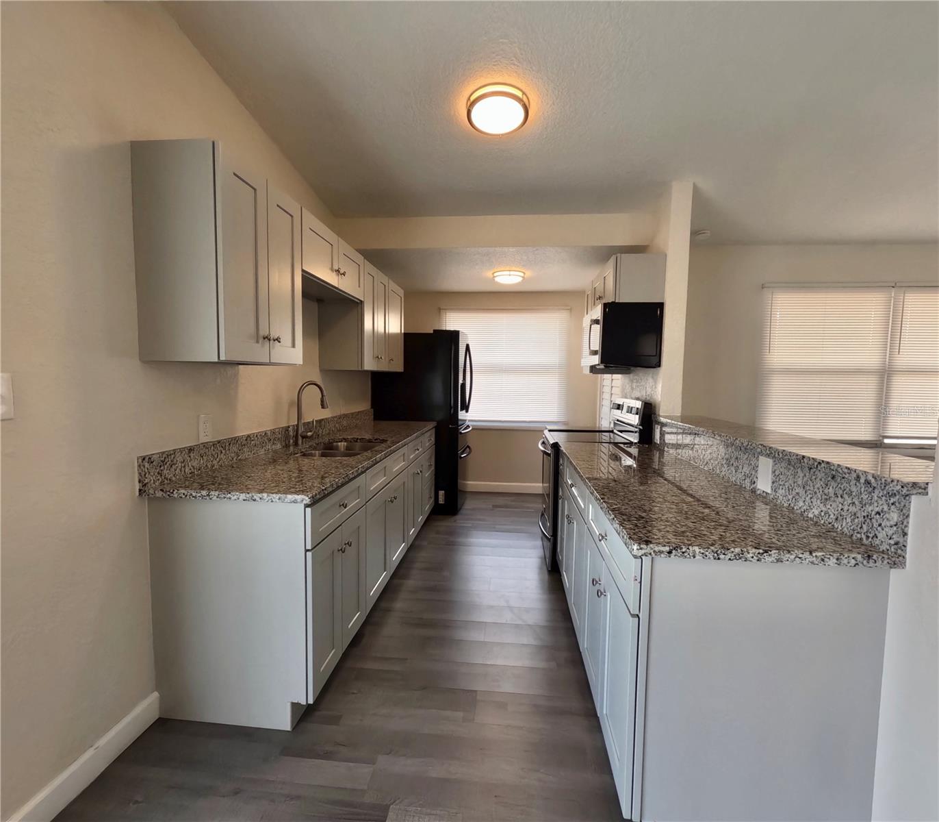 Image 12 of 31 For 3618 Shadowlawn Avenue