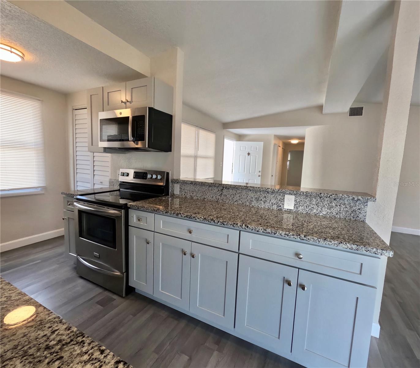 Image 13 of 31 For 3618 Shadowlawn Avenue