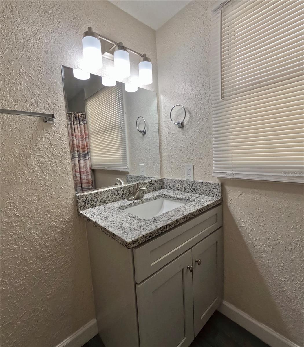 Image 21 of 31 For 3618 Shadowlawn Avenue